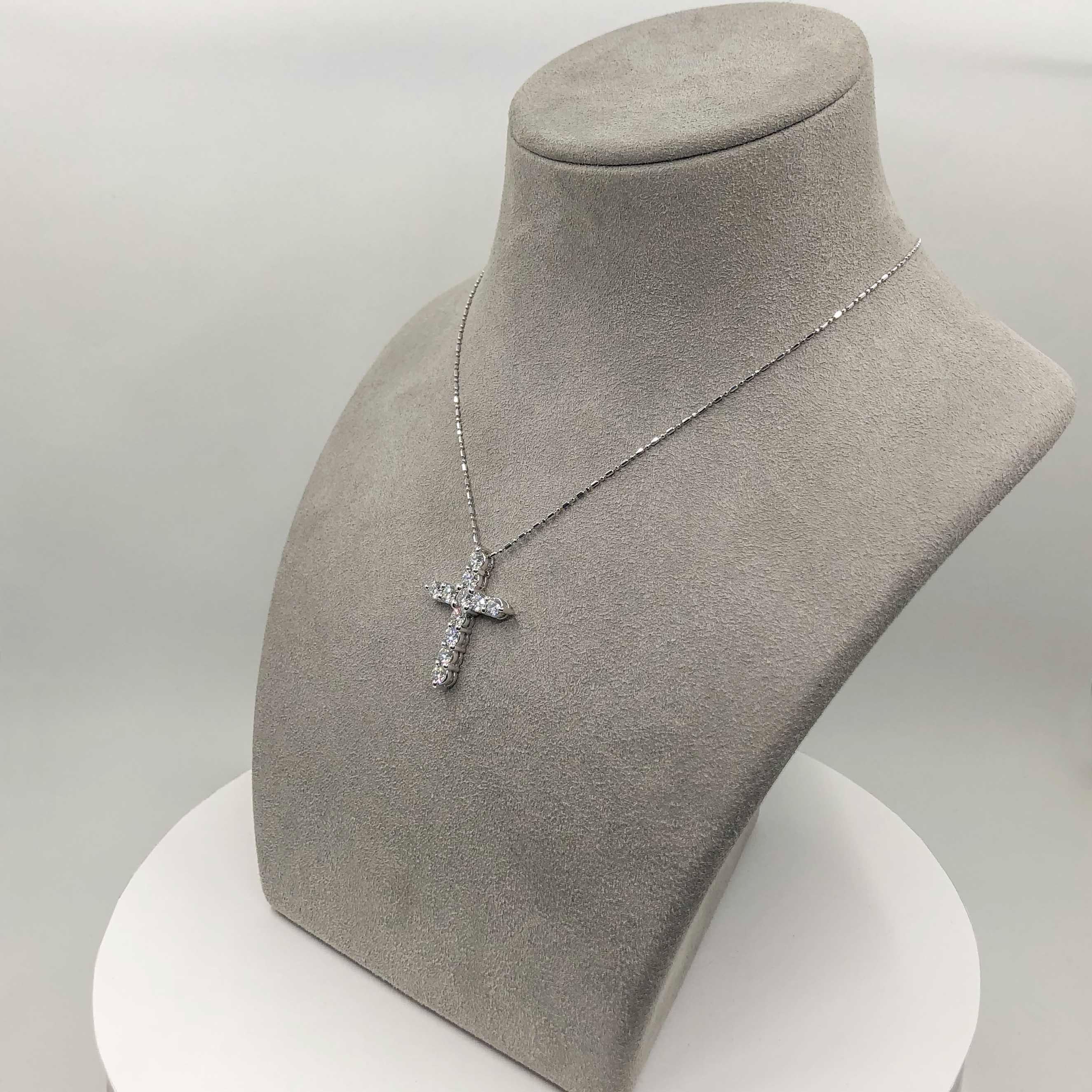 Roman Malakov 2.24 Carat Round Diamond Cross Pendant Necklace In New Condition For Sale In New York, NY