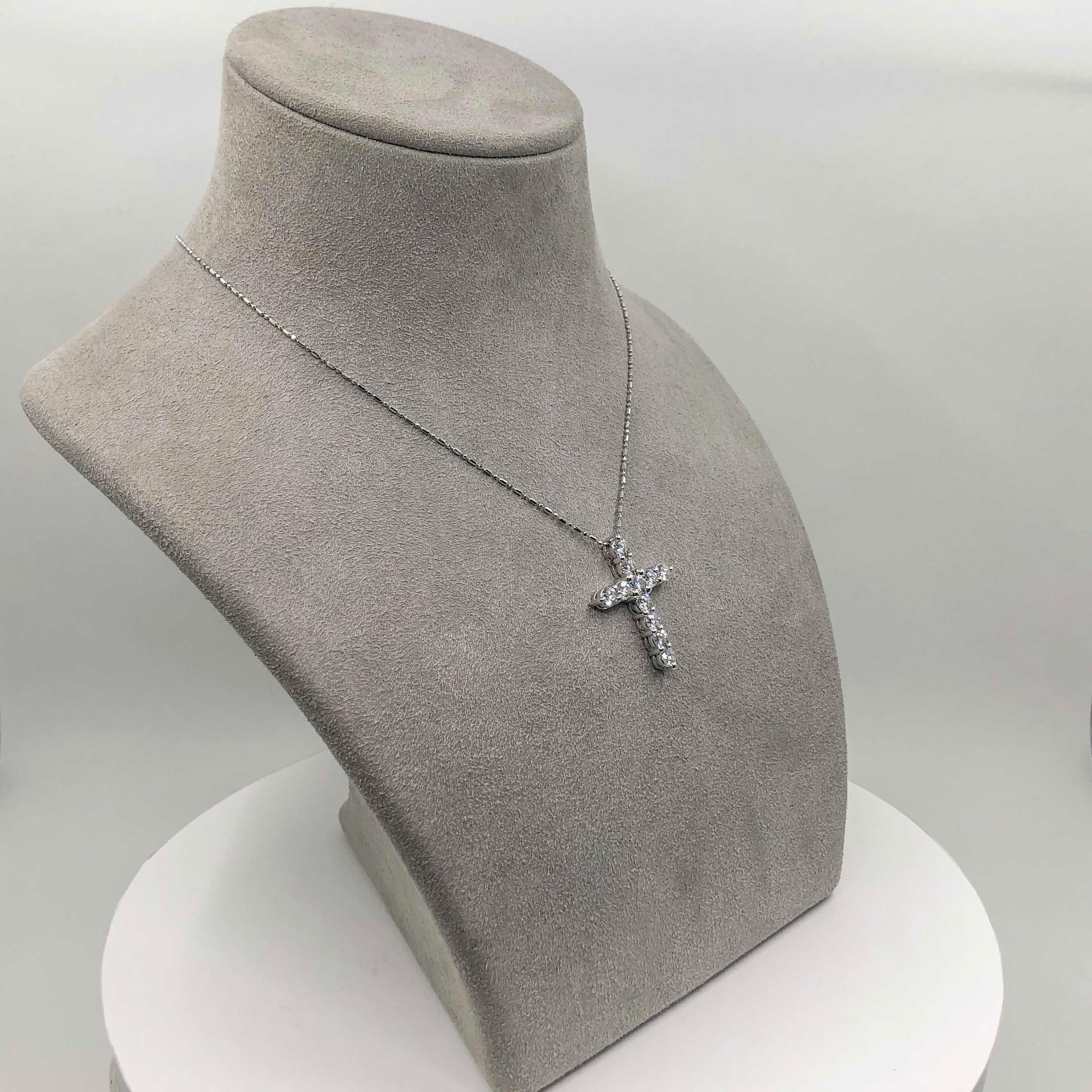 Roman Malakov 2.24 Carat Round Diamond Cross Pendant Necklace For Sale 1