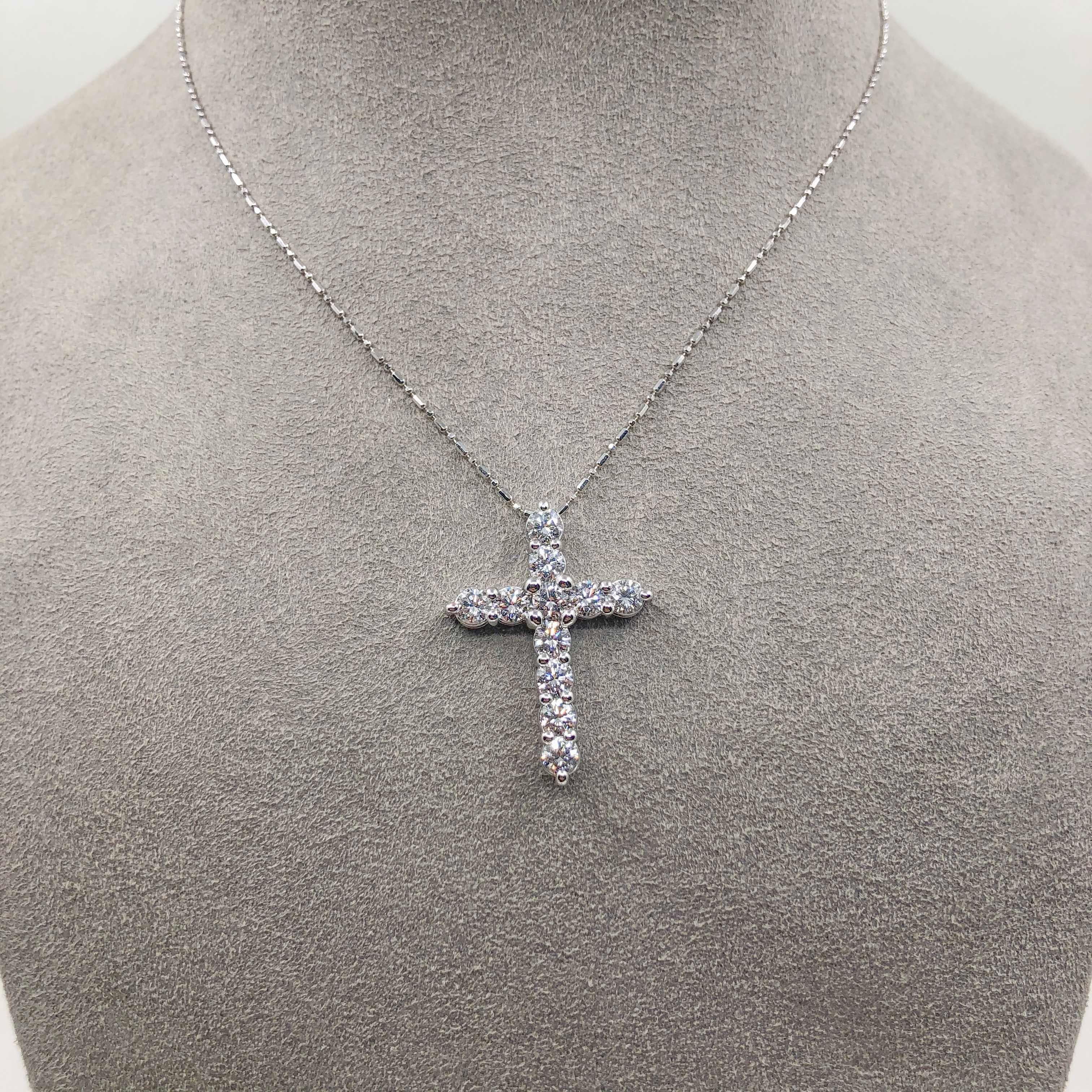 Roman Malakov 2.24 Carat Round Diamond Cross Pendant Necklace For Sale 1