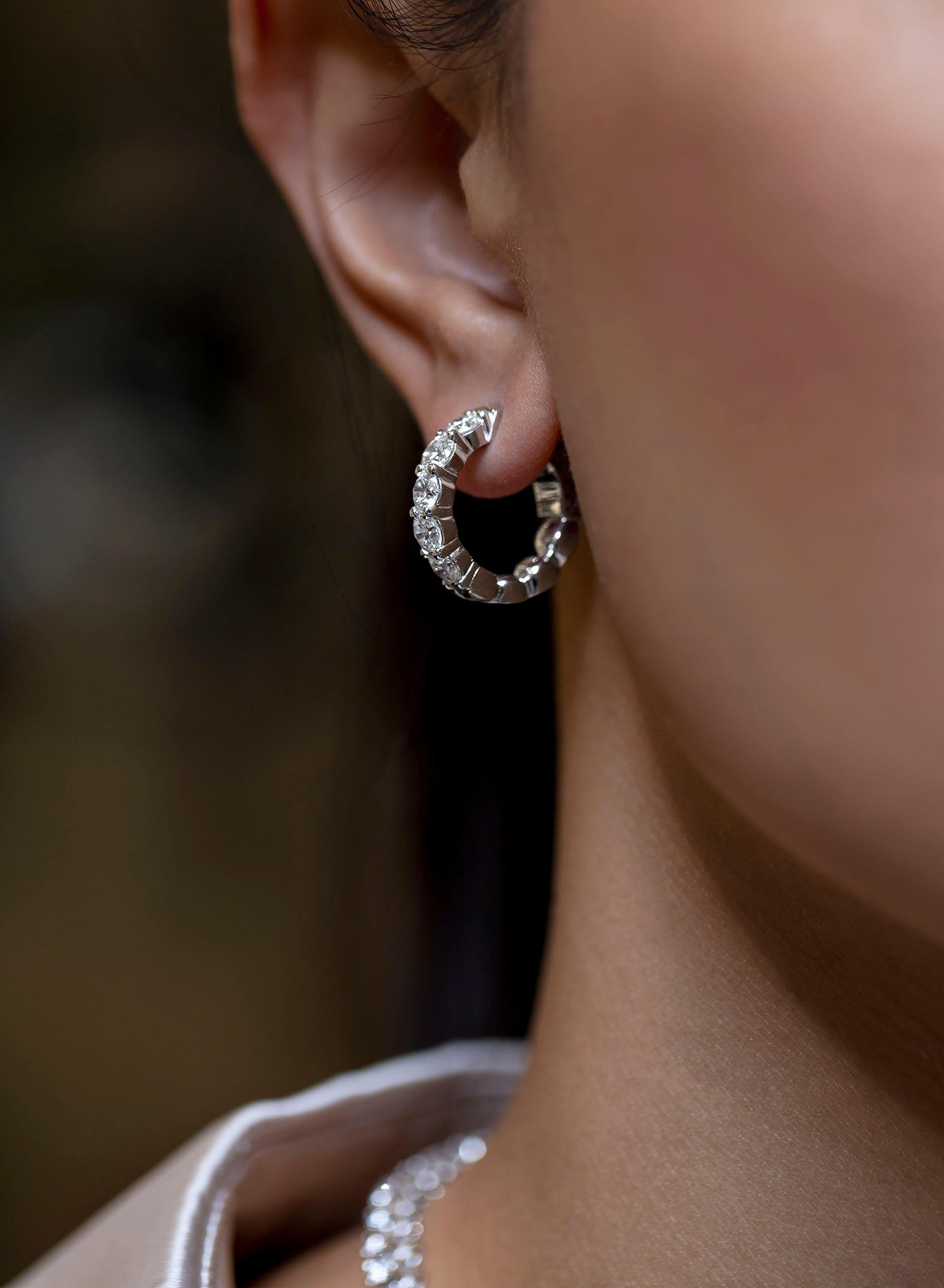 Women's Roman Malakov 2.30 Carats Total Brilliant Round Shape Diamond Hoop Earrings For Sale