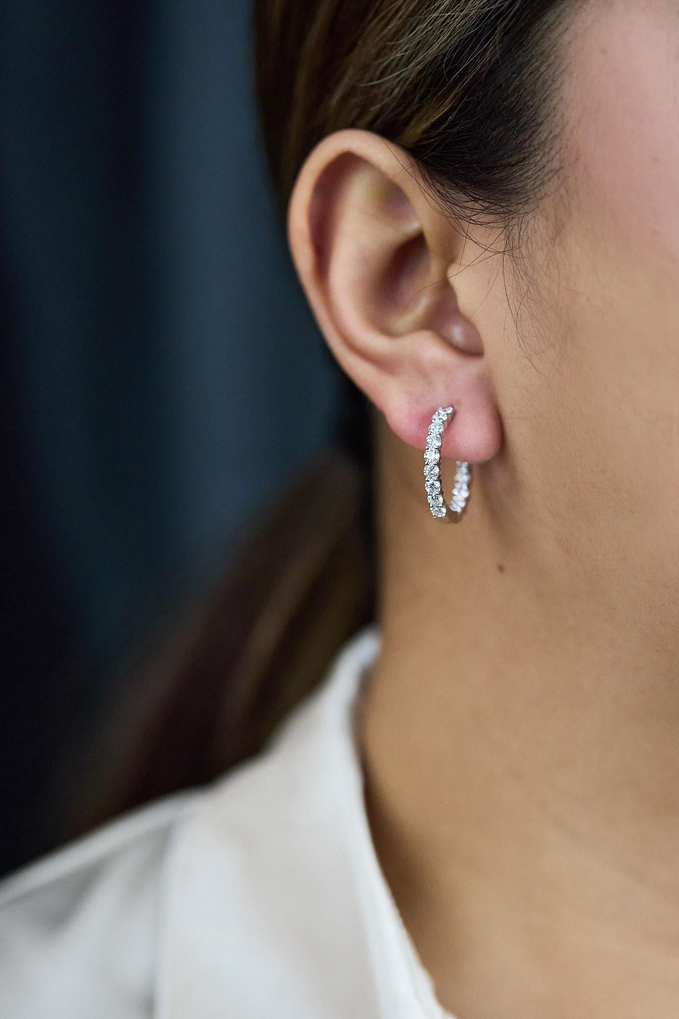 Roman Malakov 2.30 Carats Total Round Cut Diamond Hoop Earrings in White Gold For Sale 2