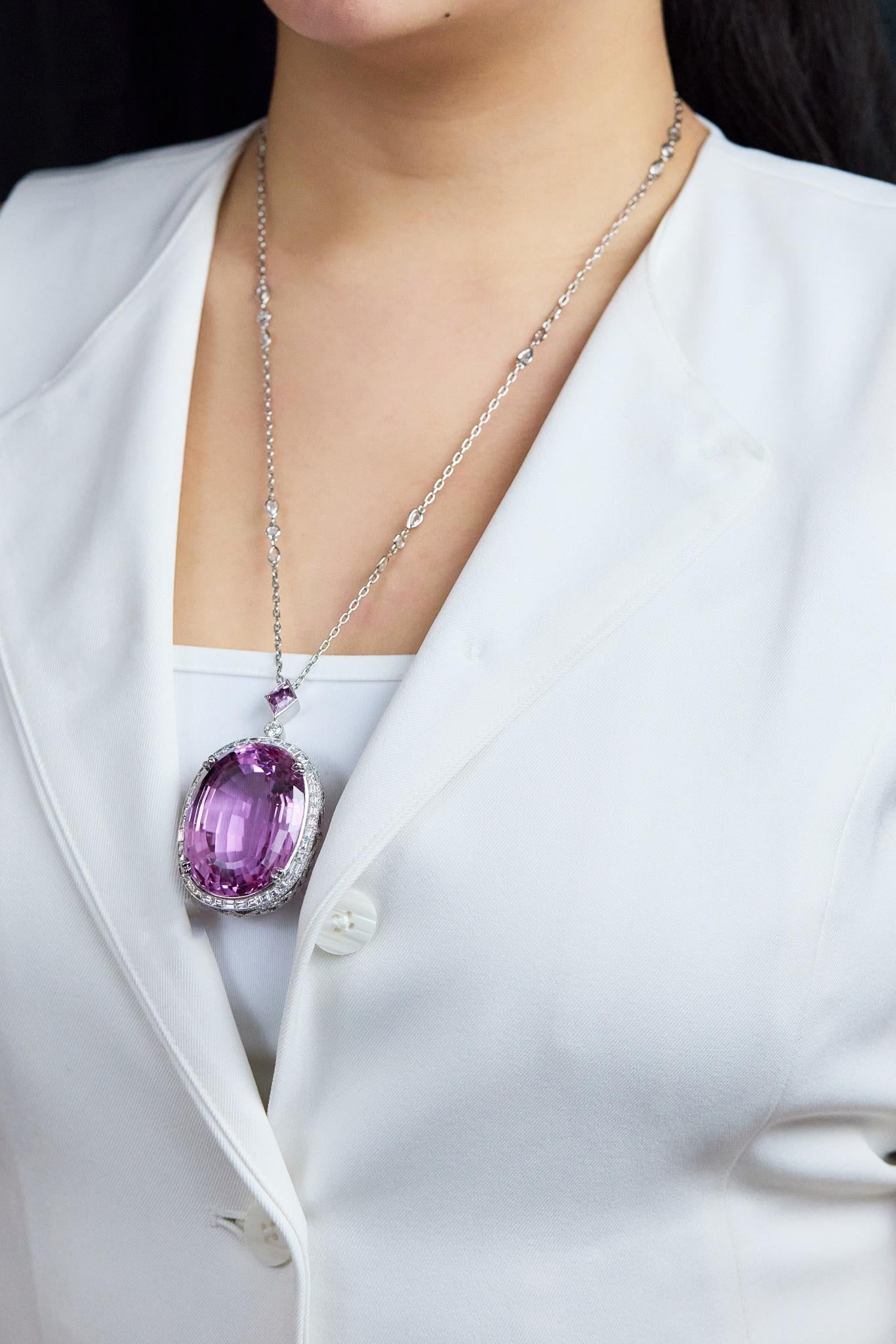 Women's Roman Malakov 236 Carat Oval Cut Kunzite & Diamond Halo Pendant Necklace For Sale
