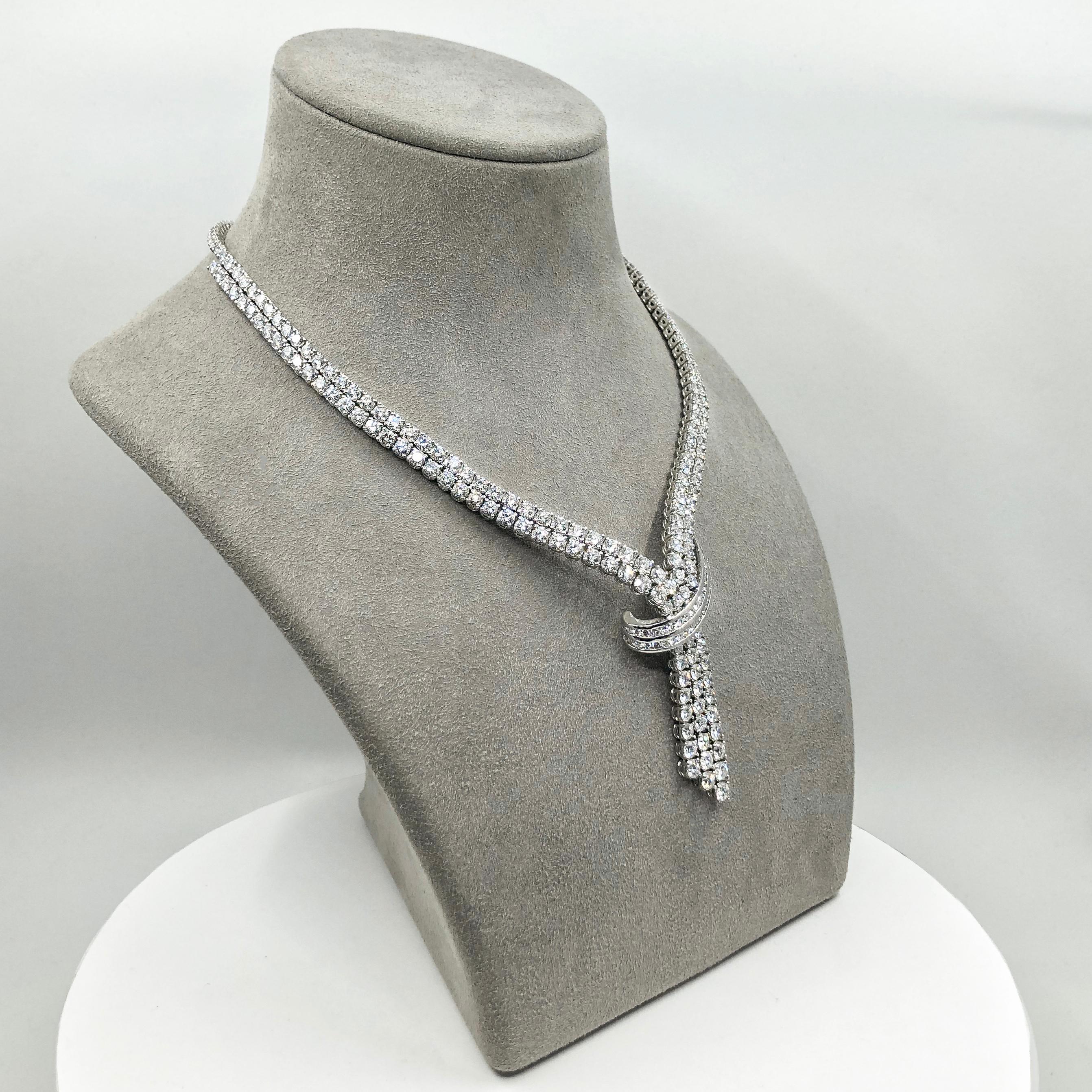 Roman Malakov 24.28 Carats Total Brilliant Round Cut Diamond Drop Necklace For Sale 3
