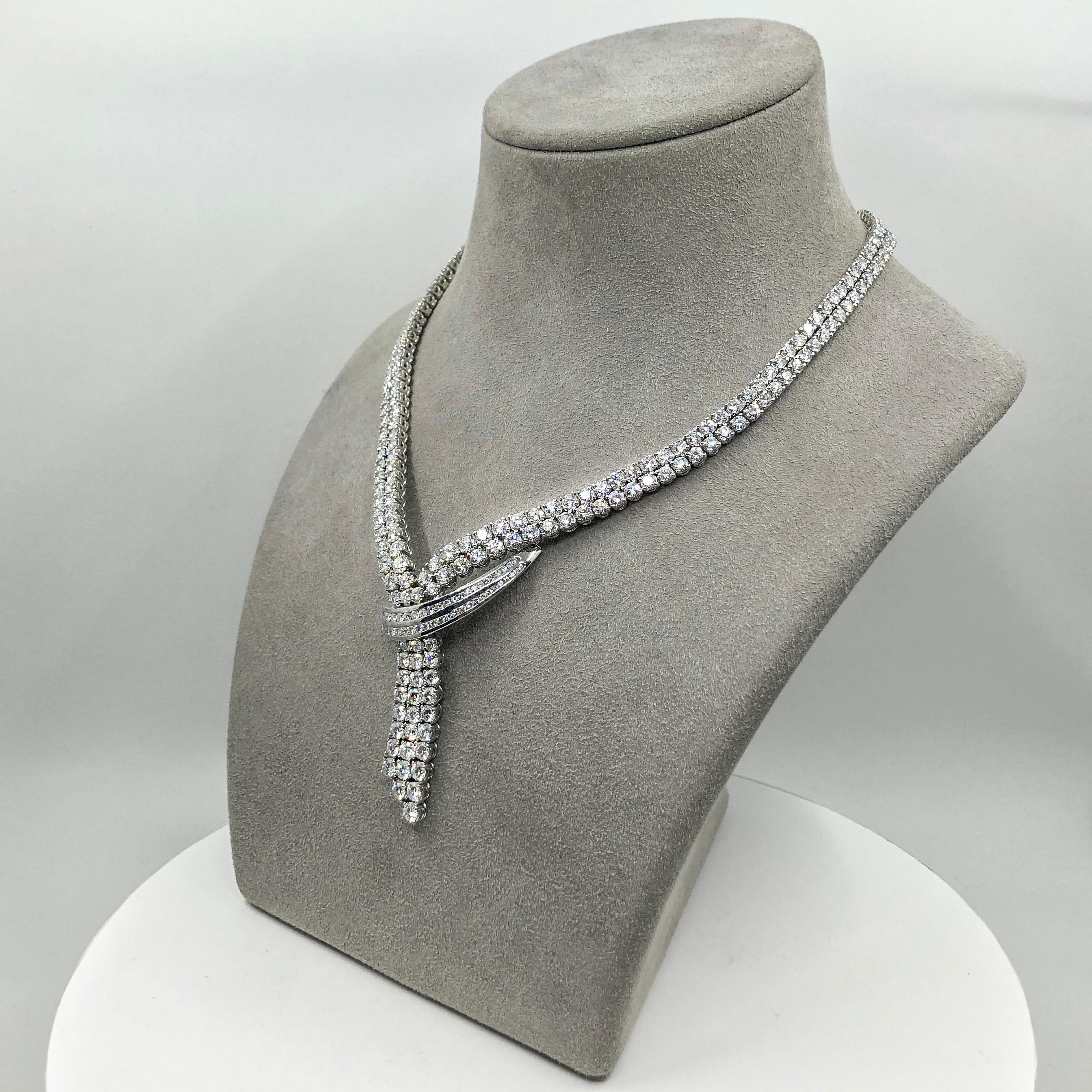 Roman Malakov 24.28 Carats Total Brilliant Round Cut Diamond Drop Necklace For Sale 4