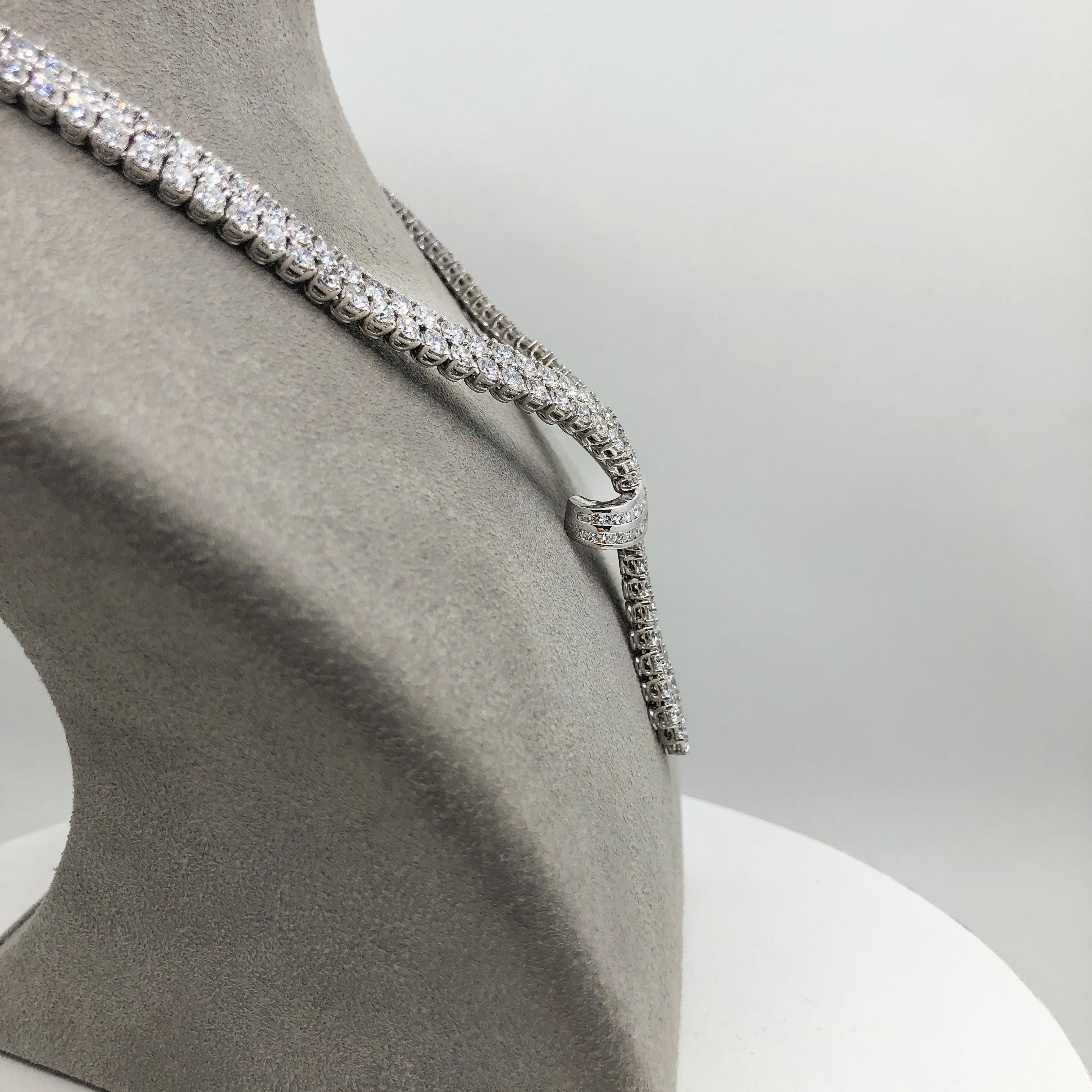 Roman Malakov 24.28 Carats Total Brilliant Round Cut Diamond Drop Necklace For Sale 5
