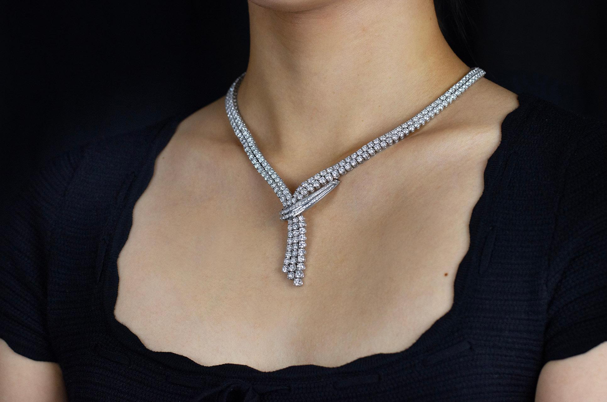 Roman Malakov 24.28 Carats Total Brilliant Round Cut Diamond Drop Necklace For Sale 1