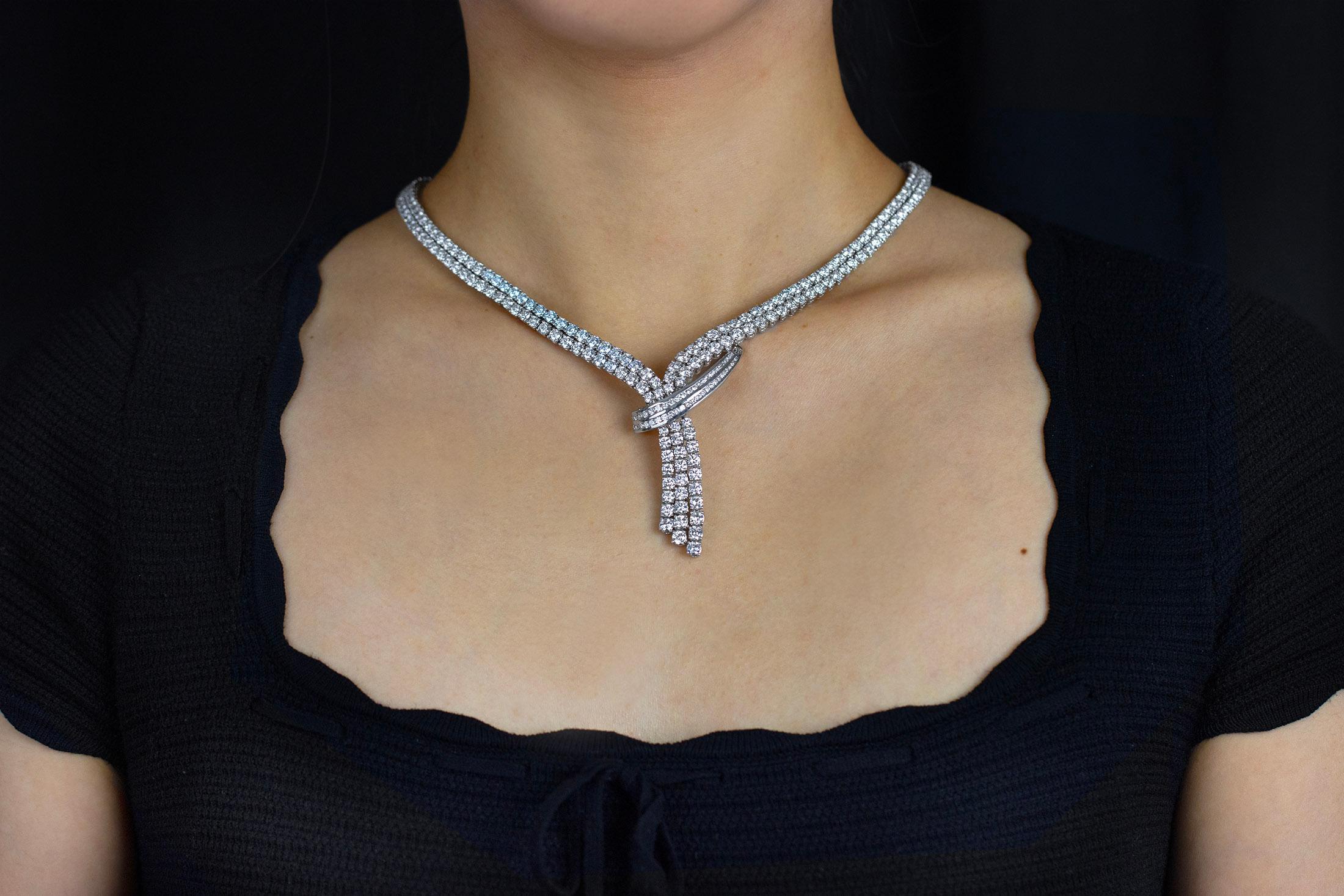 Roman Malakov 24.28 Carats Total Brilliant Round Cut Diamond Drop Necklace In New Condition For Sale In New York, NY
