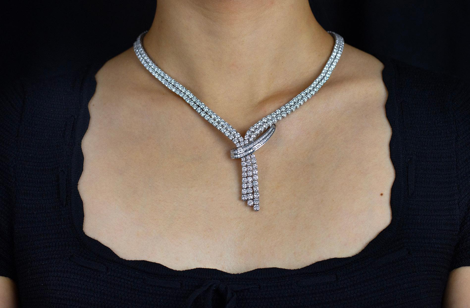 Women's Roman Malakov 24.28 Carats Total Brilliant Round Cut Diamond Drop Necklace For Sale