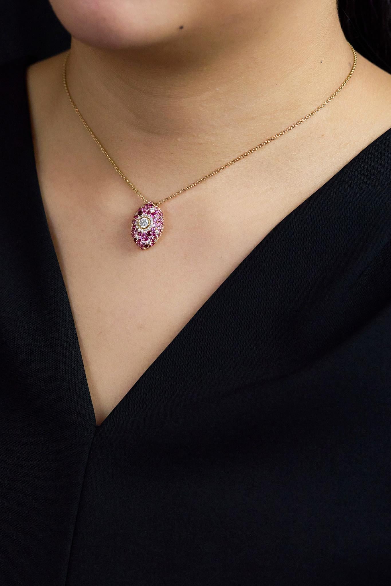 2.47 Carats Total Round Cut Multi-Color Gemstones Pendant Necklace Pour femmes en vente
