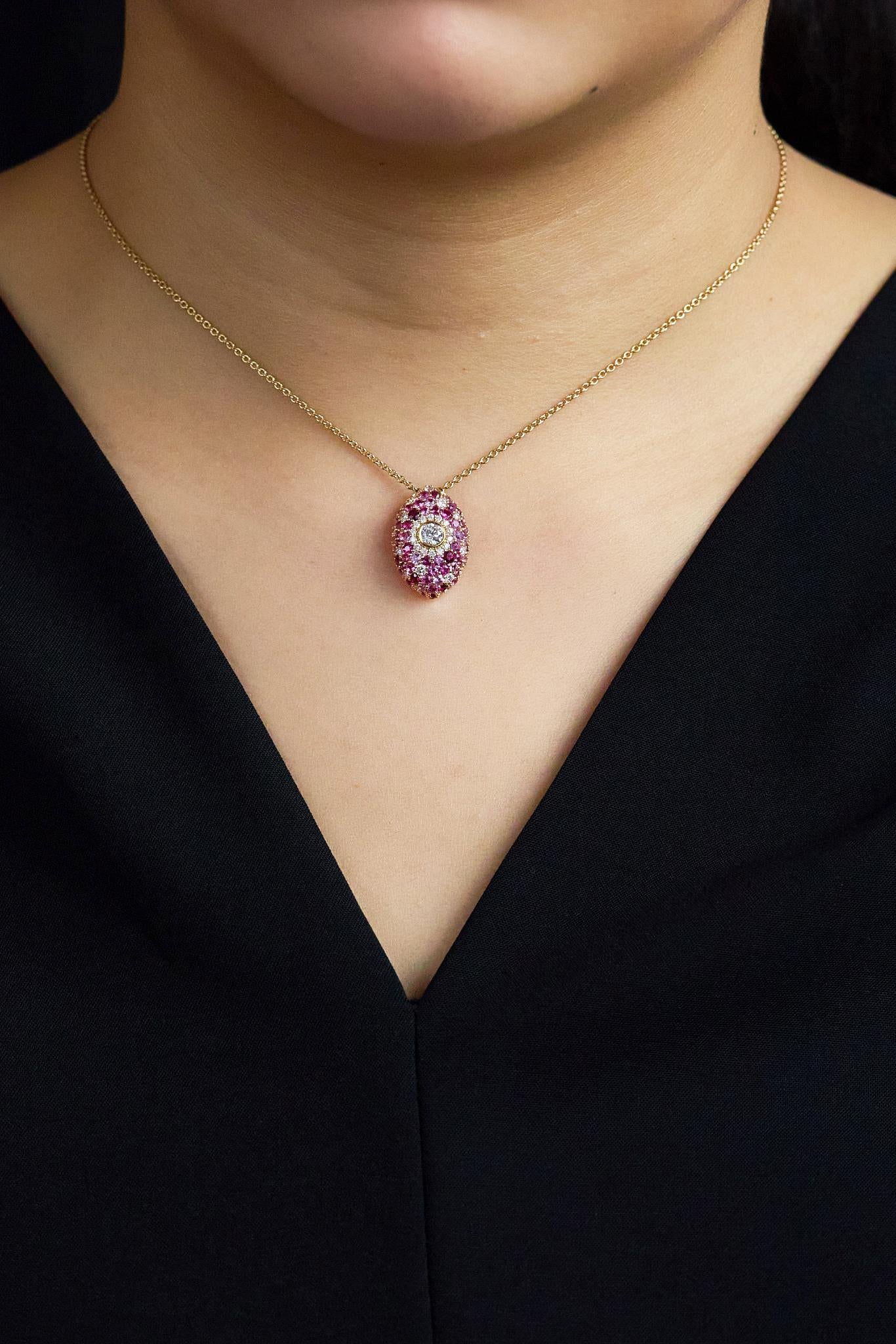 2.47 Carats Total Round Cut Multi-Color Gemstones Pendant Necklace en vente 1