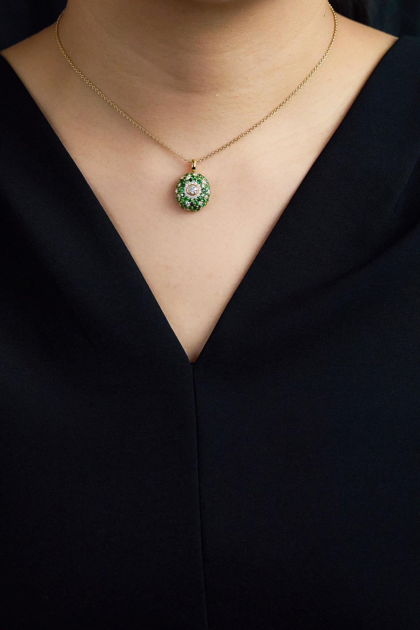 Collier à pendentifs en diamant et tsavorite de 2,56 carats (total) en vente 1