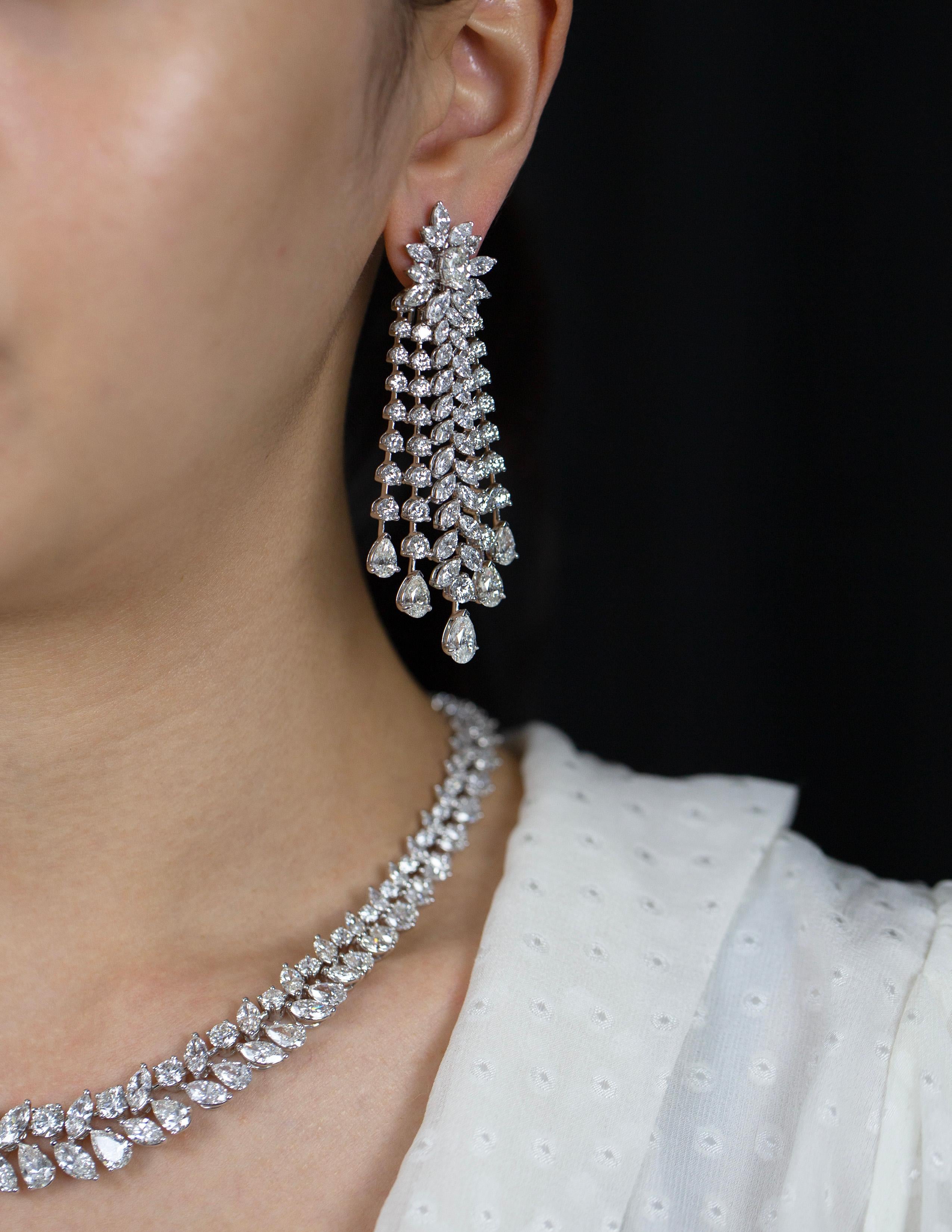 Contemporary Roman Malakov 27.01 Carats Mixed-Cut Diamond Chandelier Drop Earrings For Sale