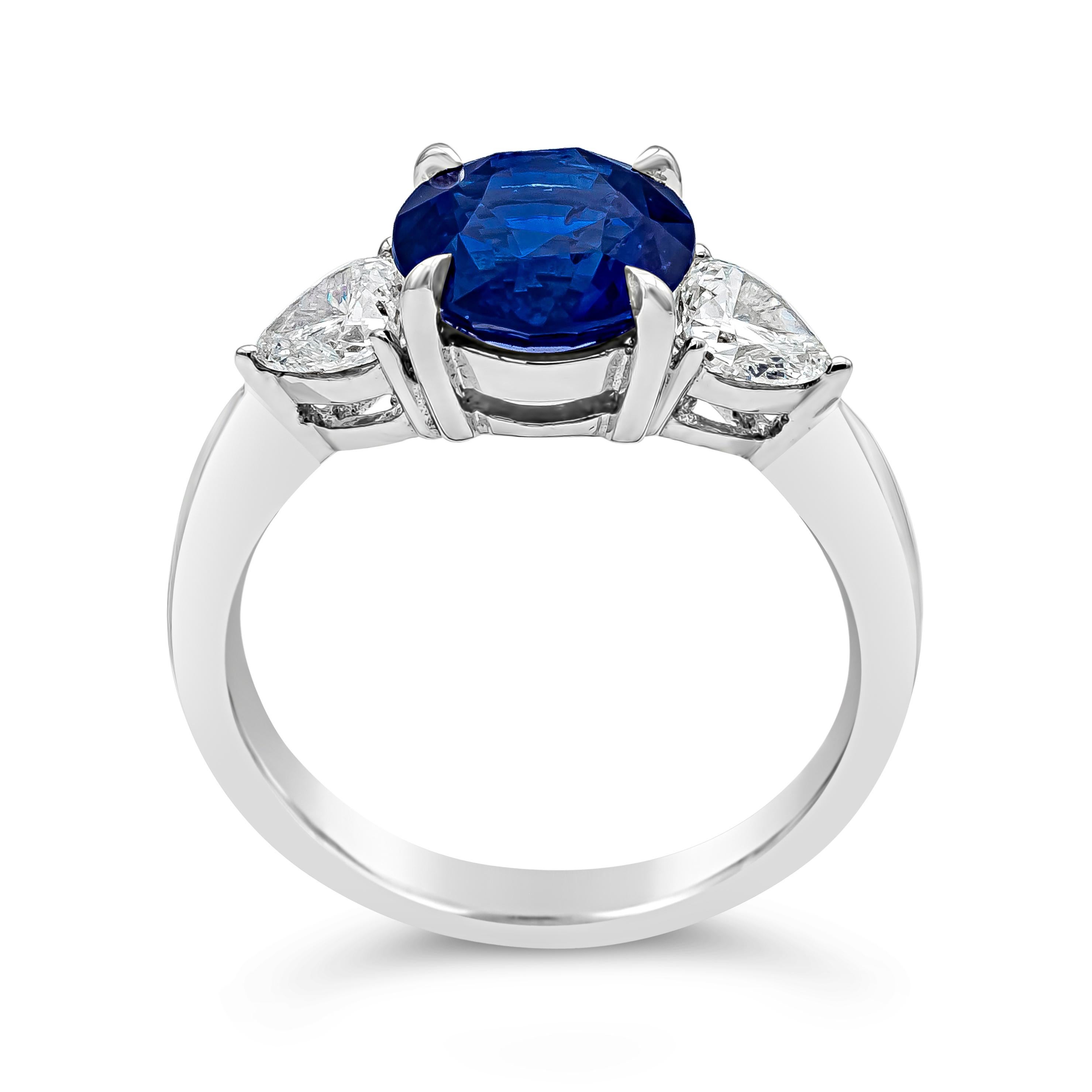 Roman Malakov 2.77 Carat Round Cut Blue Sapphire Three-Stone Engagement Ring In New Condition For Sale In New York, NY