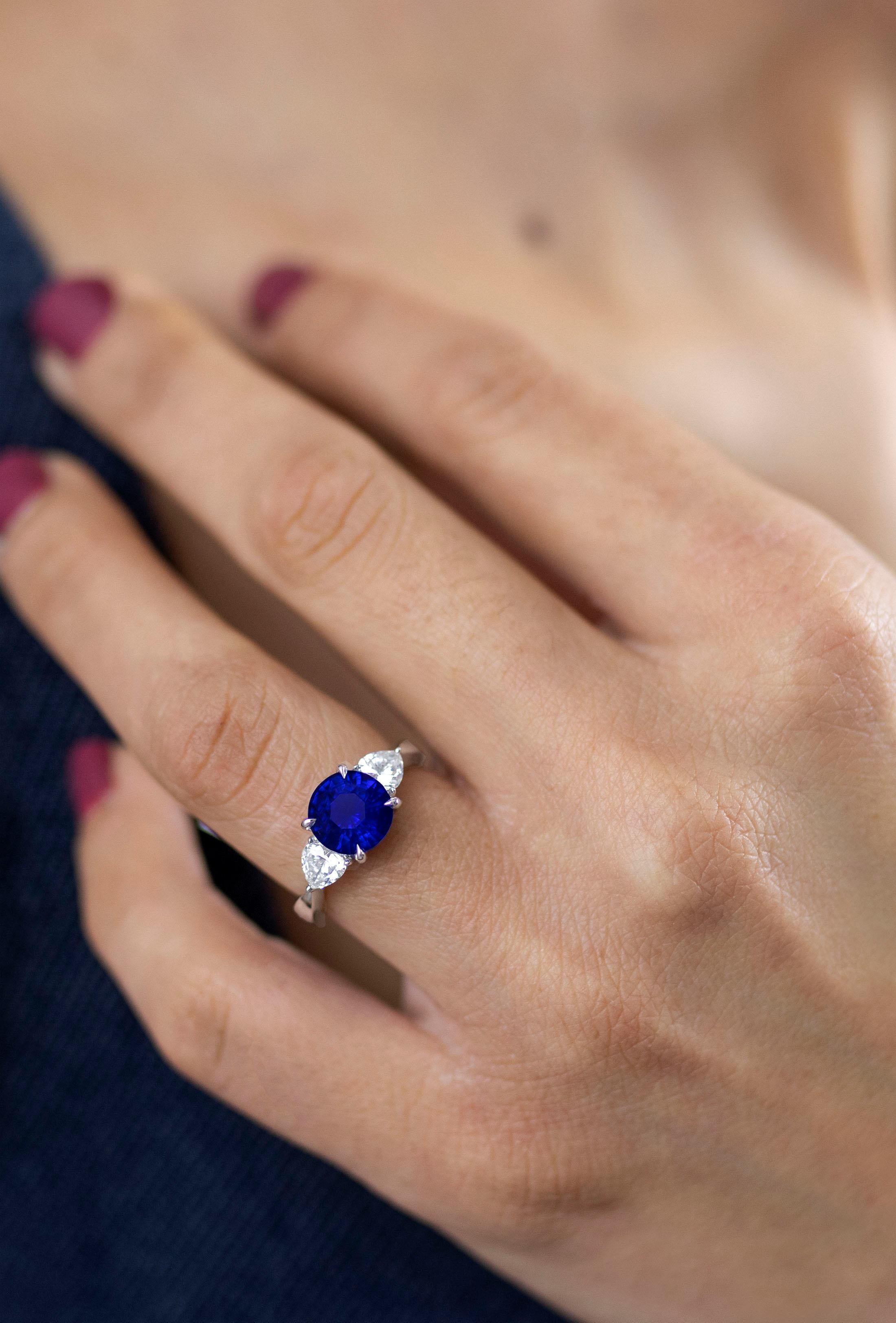 Roman Malakov 2.77 Carat Round Cut Blue Sapphire Three-Stone Engagement Ring For Sale 1