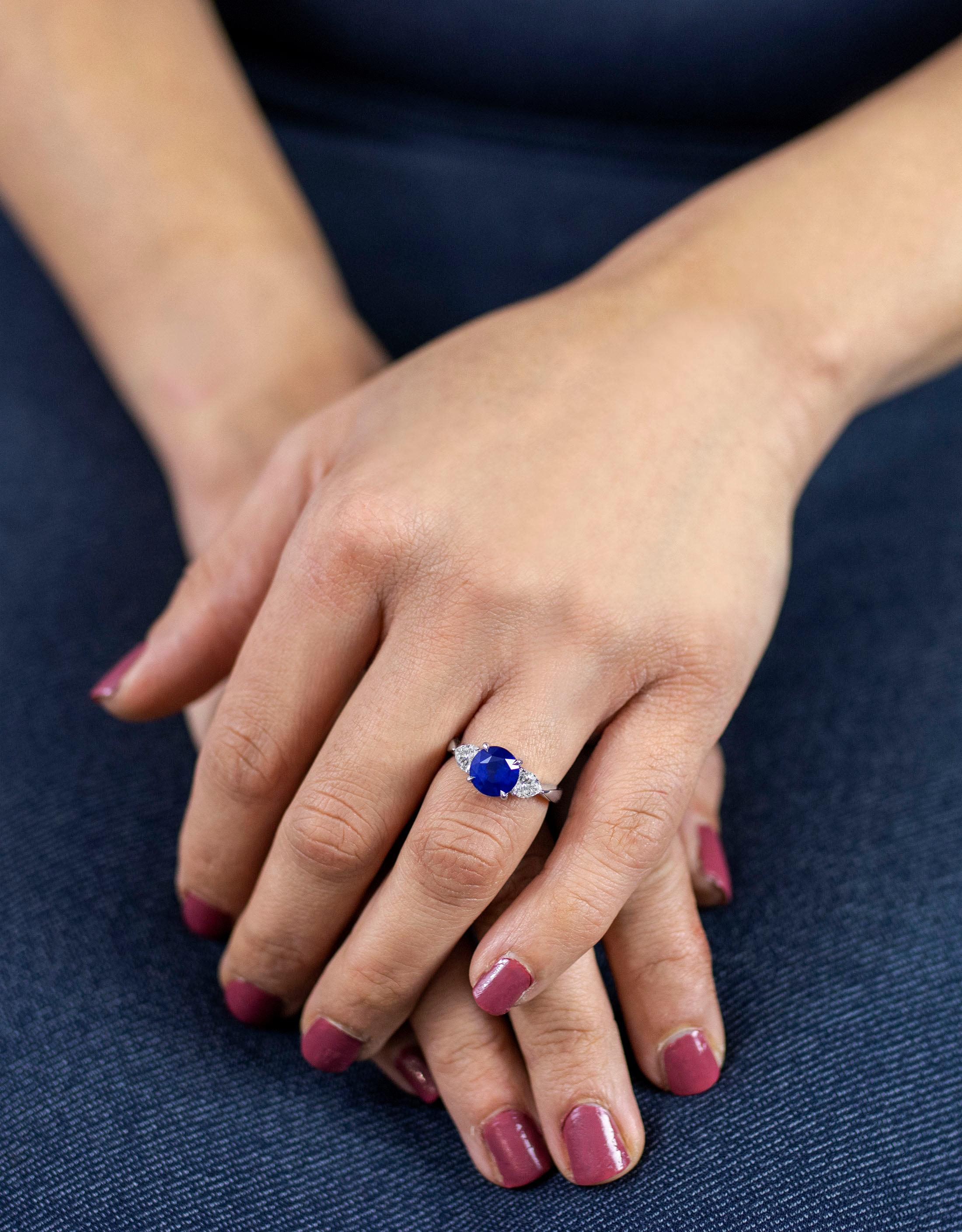 Roman Malakov 2.77 Carat Round Cut Blue Sapphire Three-Stone Engagement Ring For Sale 2