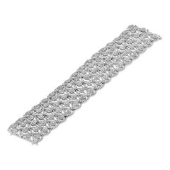 Roman Malakov Brazalete ancho de moda con racimo de diamantes de corte redondo total de 28,17 quilates