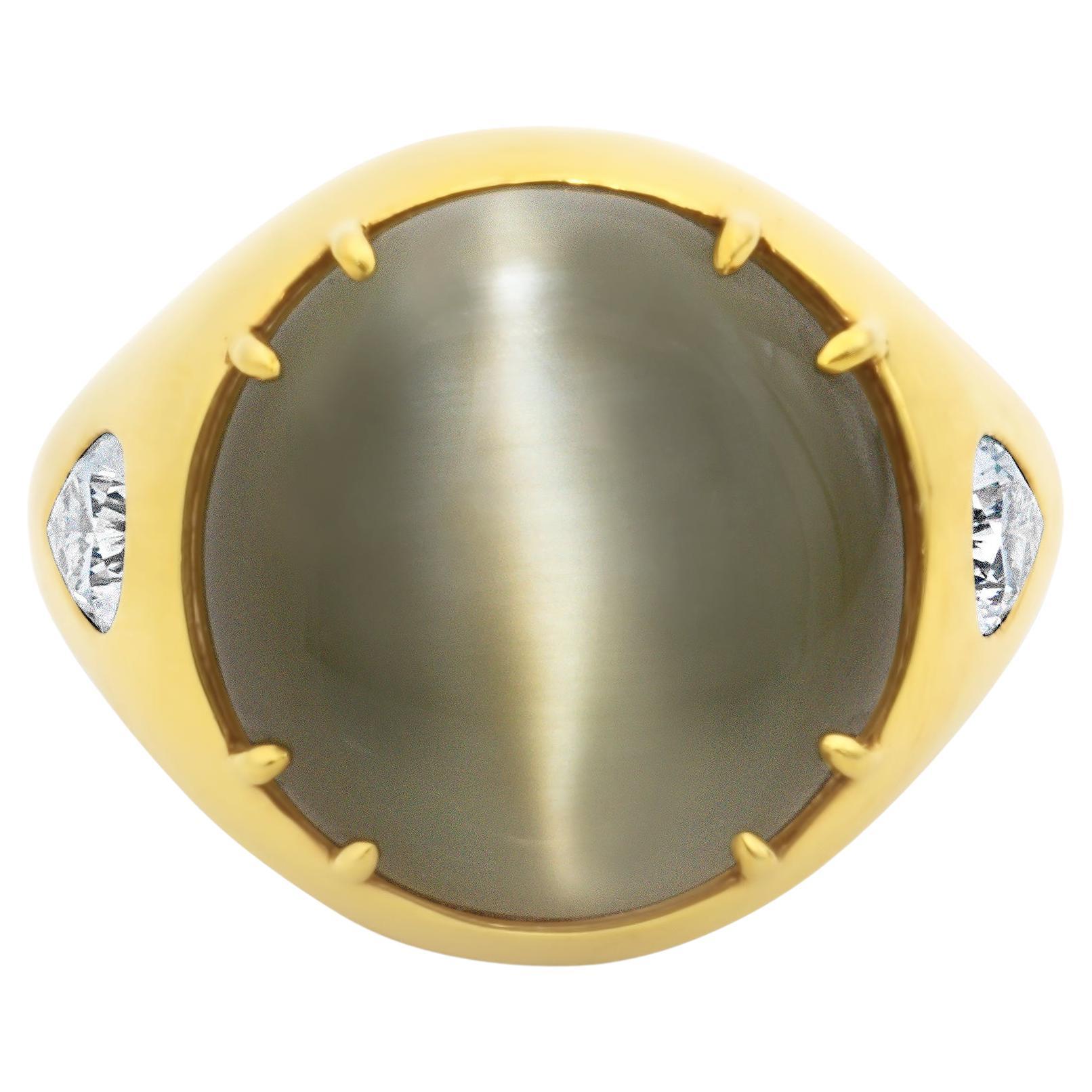 Roman Malakov 28.30 Carats Chrysoberyl Cabochon Cat's Eye Diamond Cocktail Ring For Sale