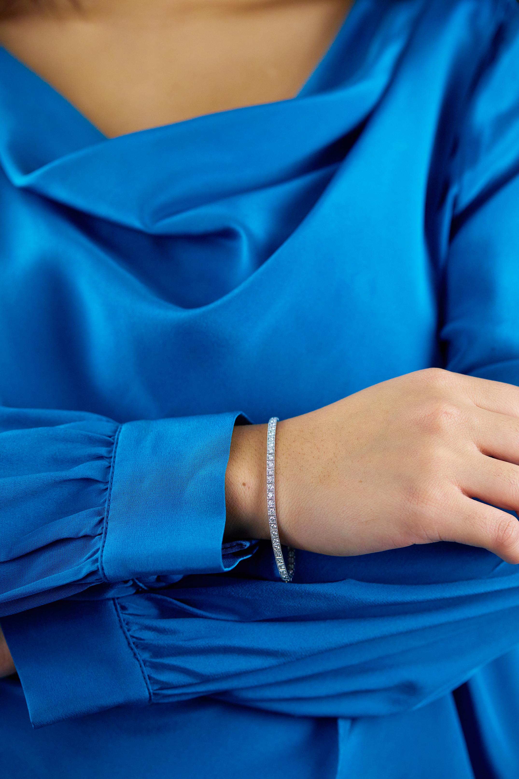 Contemporaneo Roman Malakov Diamonds da 2,86 carati totali taglio rotondo Bracciale da tennis in stile antico in vendita
