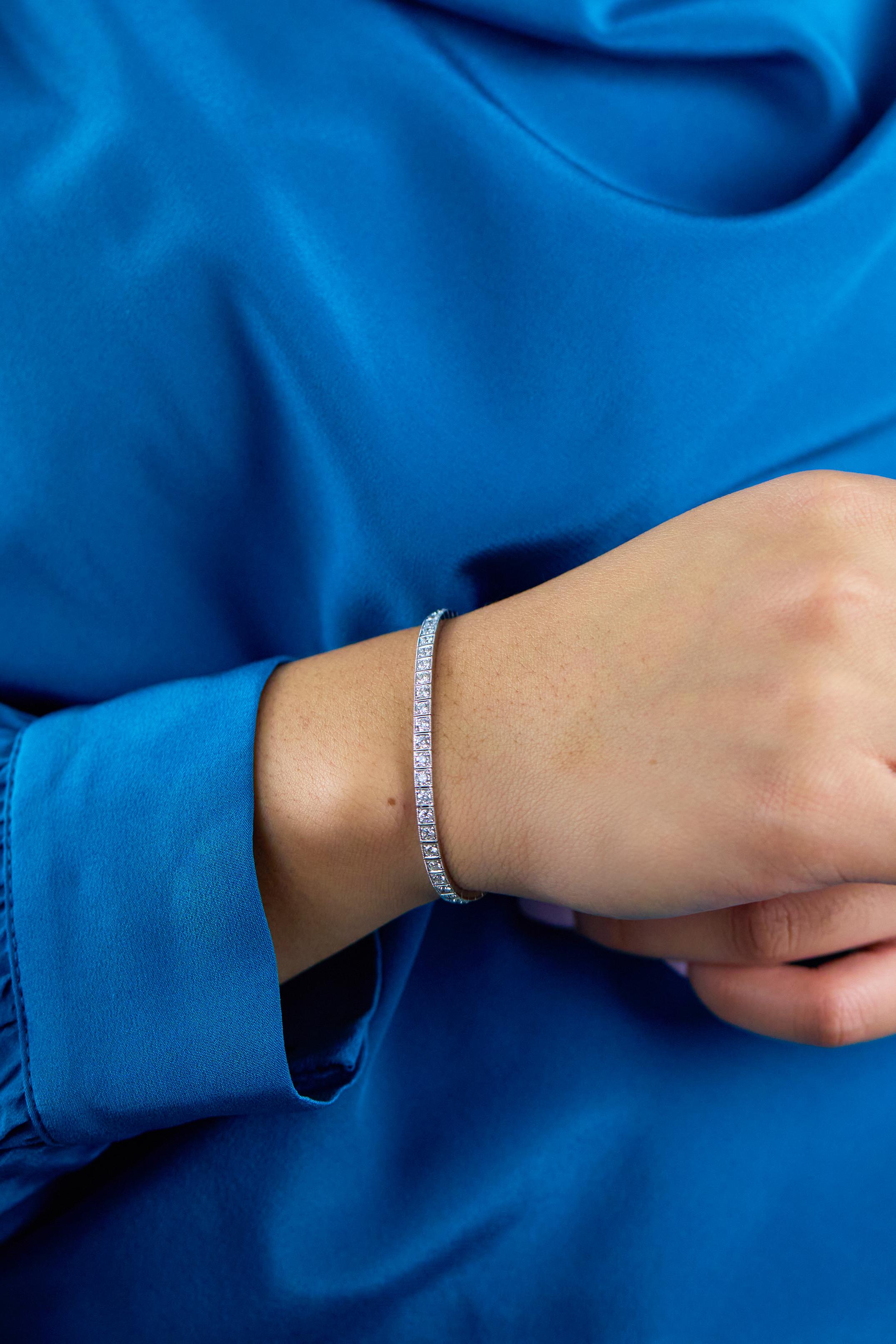 Taglio rotondo Roman Malakov Diamonds da 2,86 carati totali taglio rotondo Bracciale da tennis in stile antico in vendita