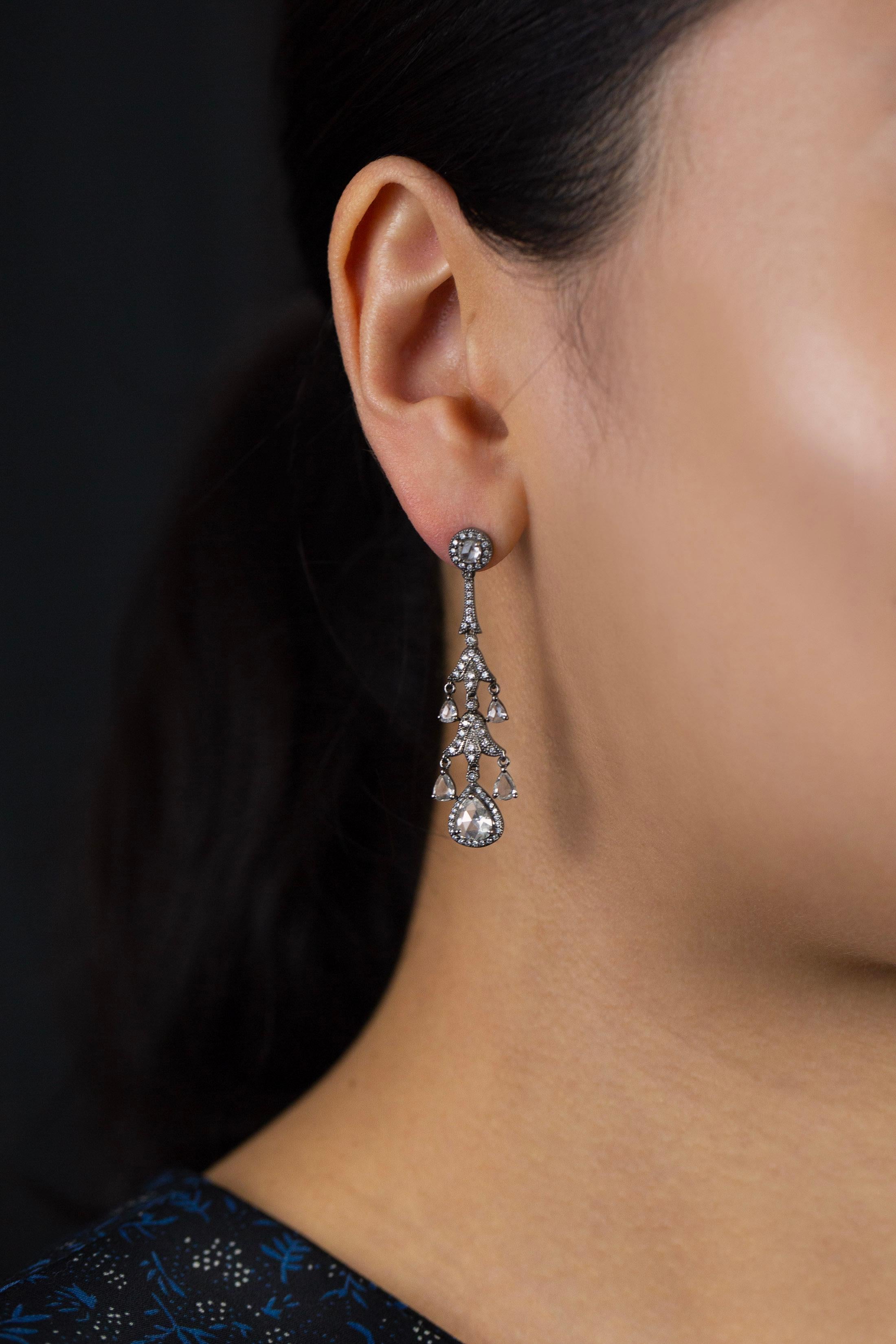 Contemporain Roman Malakov, boucles d'oreilles chandelier en diamants tailles mixtes de 2,88 carats au total en vente