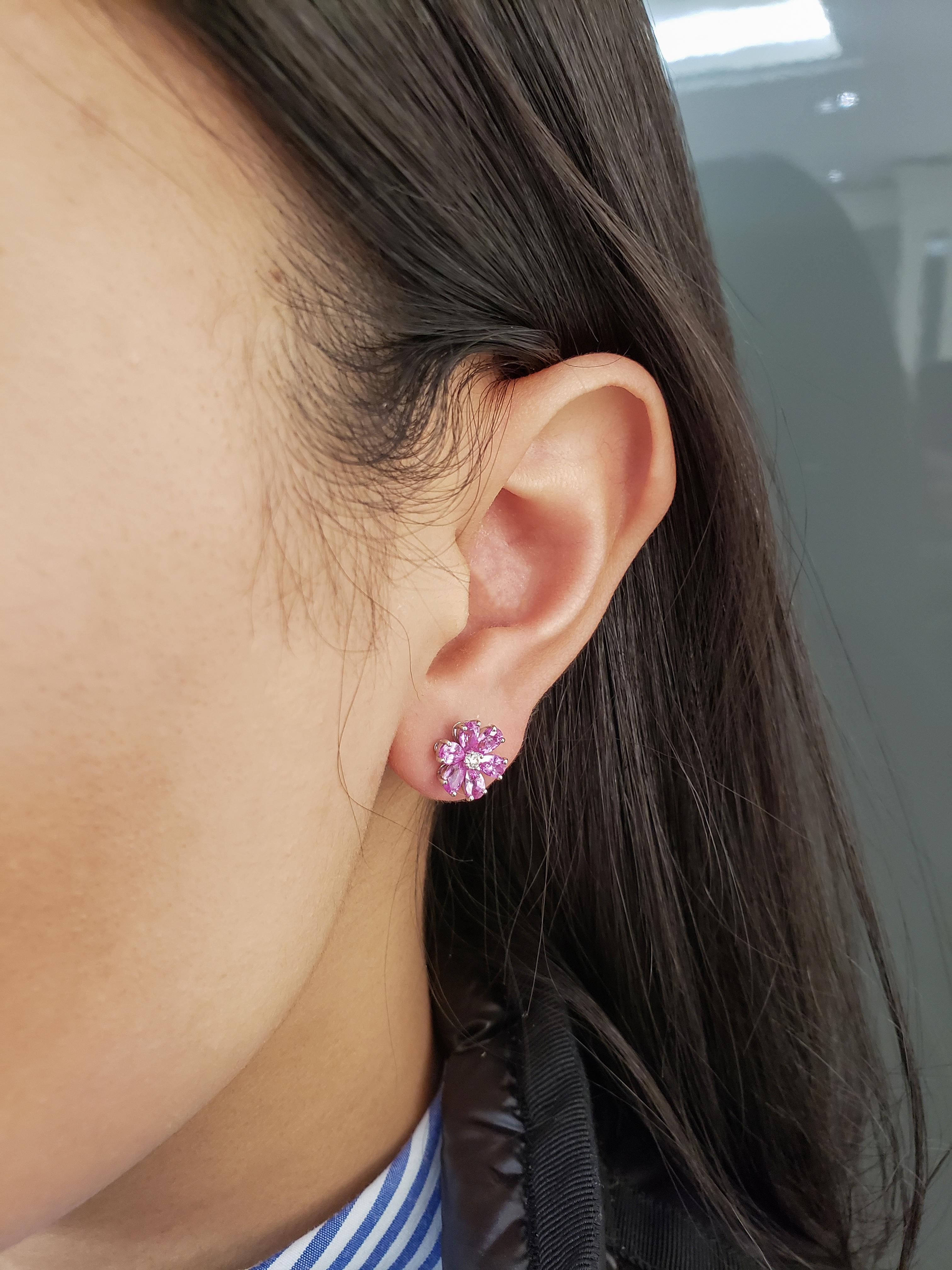 Roman Malakov 2.94 Carat Pink Sapphire and Diamond Flower Earrings In New Condition In New York, NY