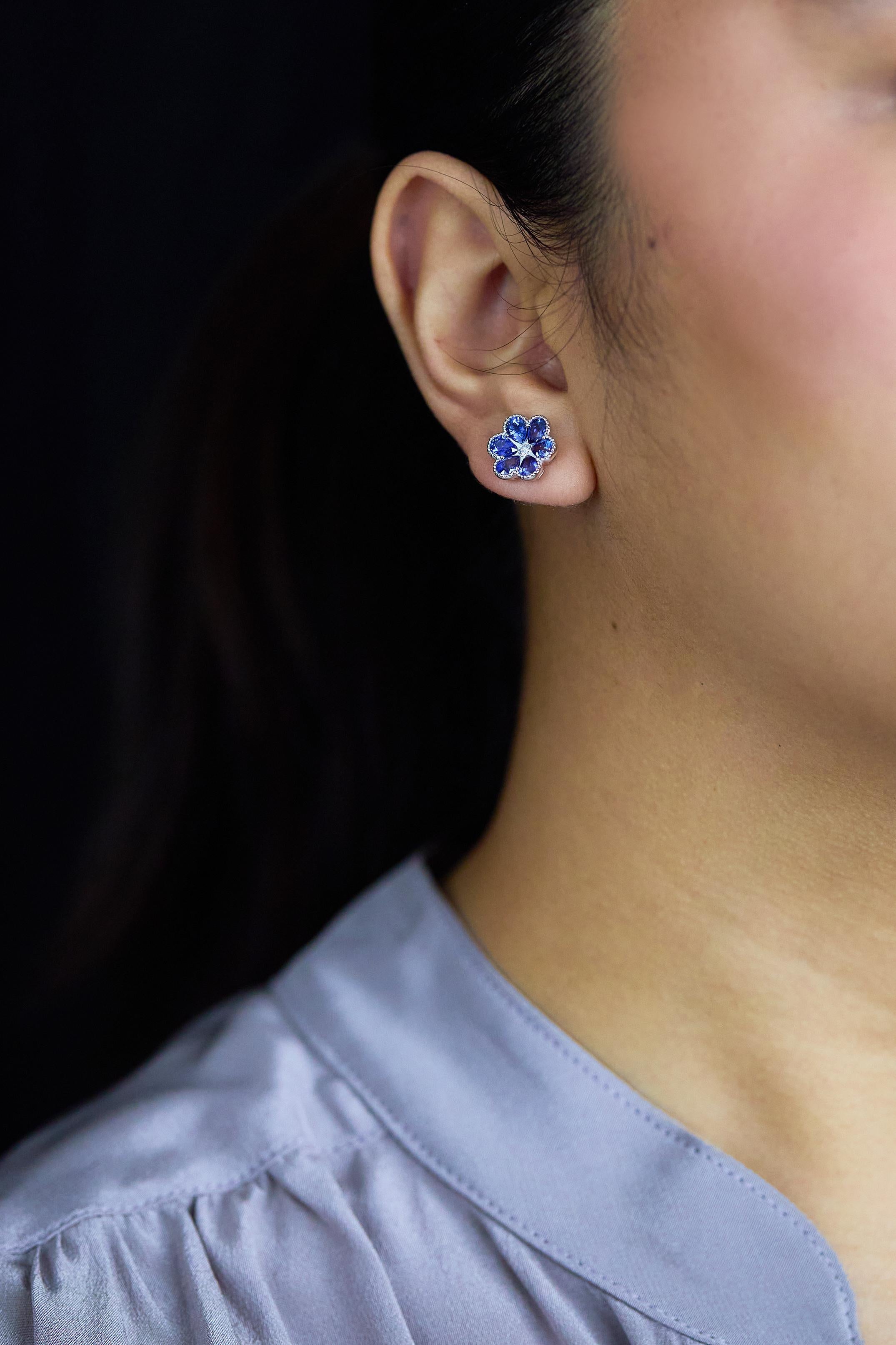Contemporary Roman Malakov 3.04 Carats Pear Shape Sapphire & Diamond Floral Stud Earrings For Sale