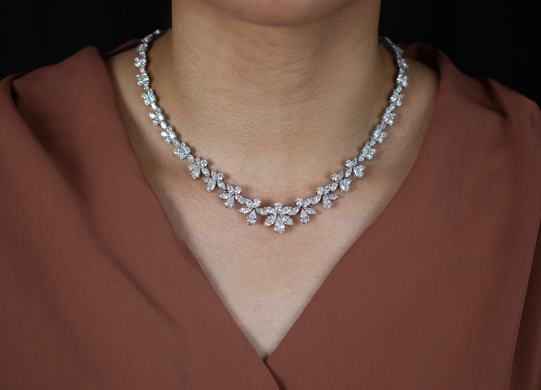 Women's Roman Malakov 30.56 Carats Total Graduating Mixed Cut Diamond Necklace For Sale