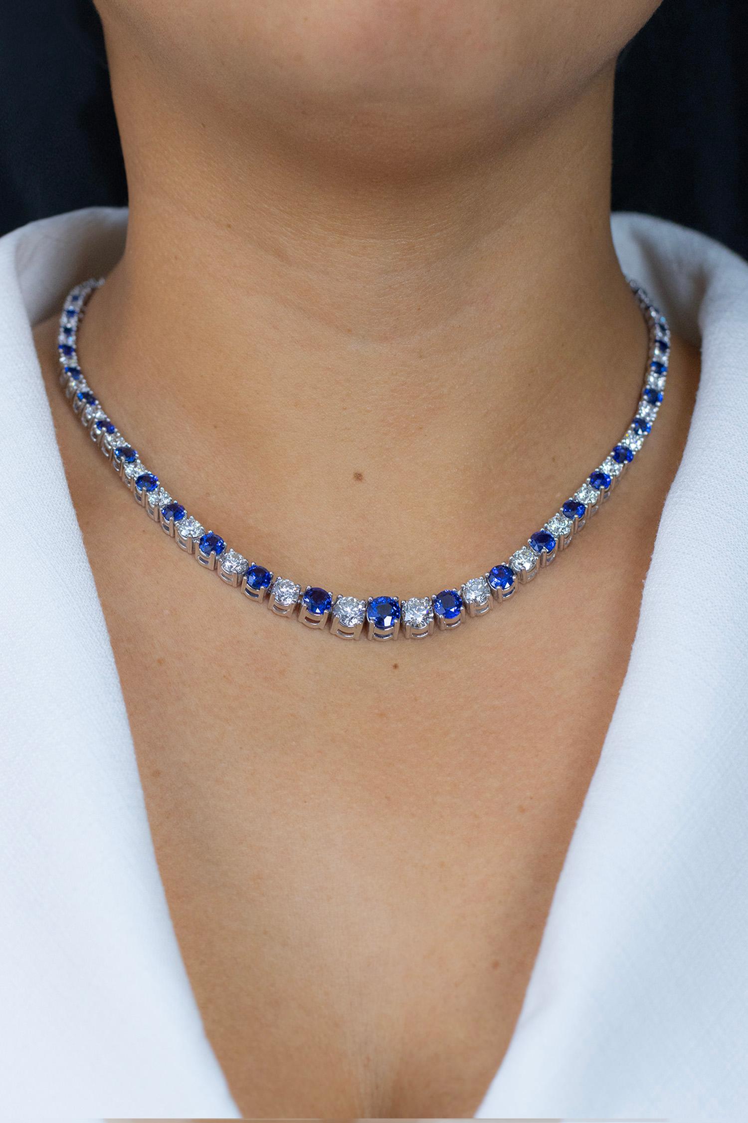 Roman Malakov 30.81 Carat Total Round Sapphire & Diamond Riviere Tennis Necklace In New Condition For Sale In New York, NY