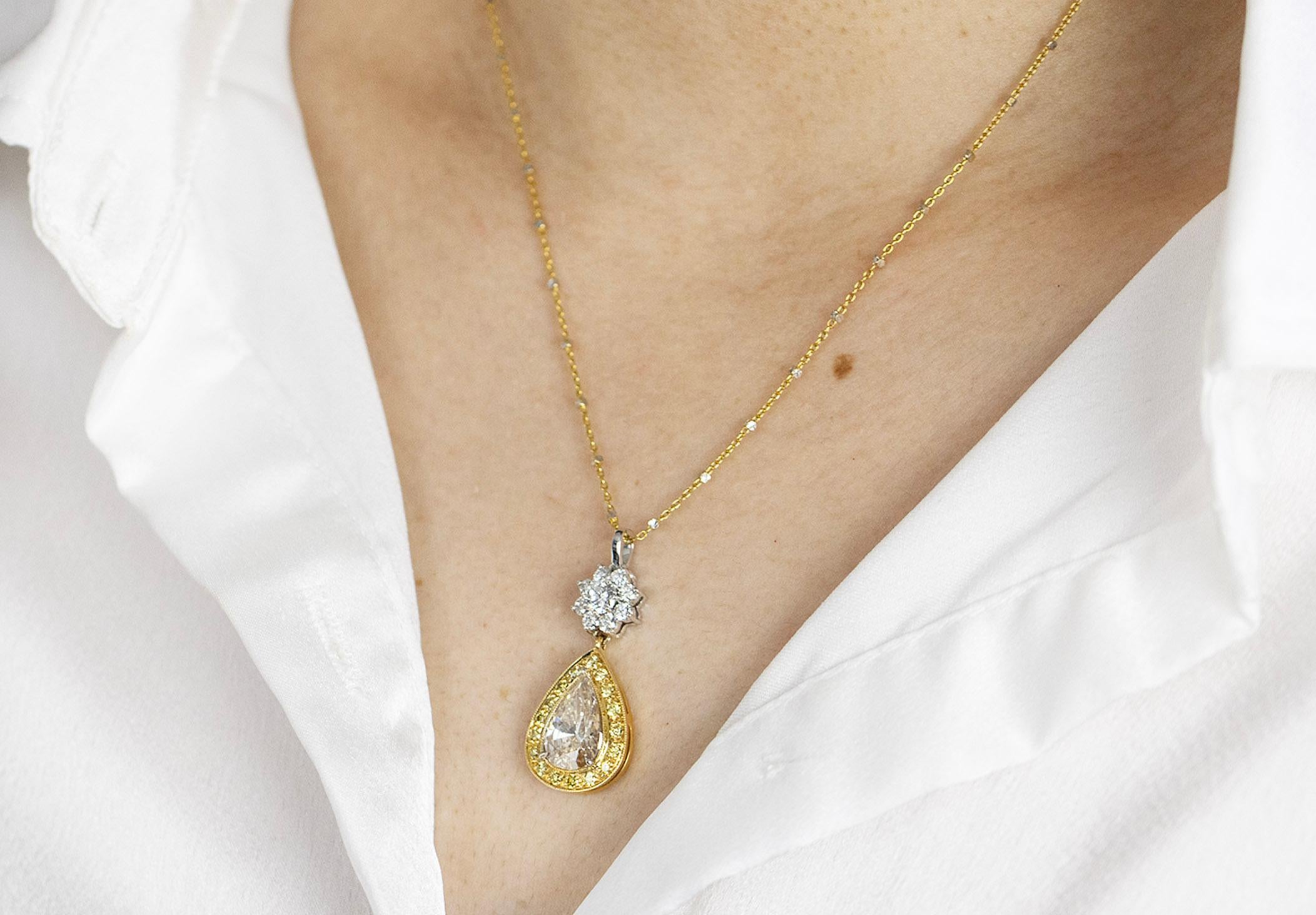 GIA Certified 3.12 Carats Pear Shape Diamond Pendant Necklace in Two-Tone Gold In New Condition For Sale In New York, NY
