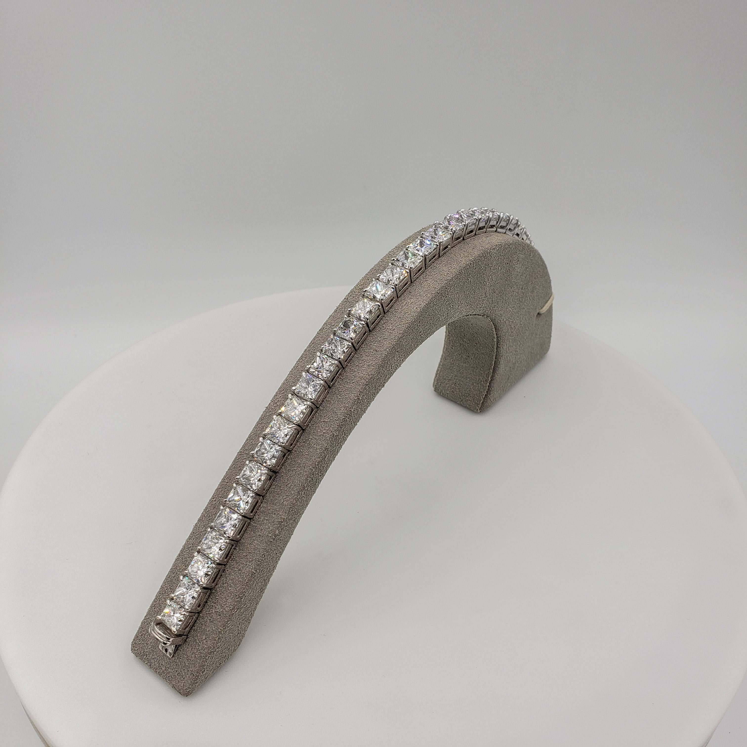 Contemporary GIA Certified 31.36 Carats Total Radiant Cut Diamond Tennis Bracelet in Platinum For Sale