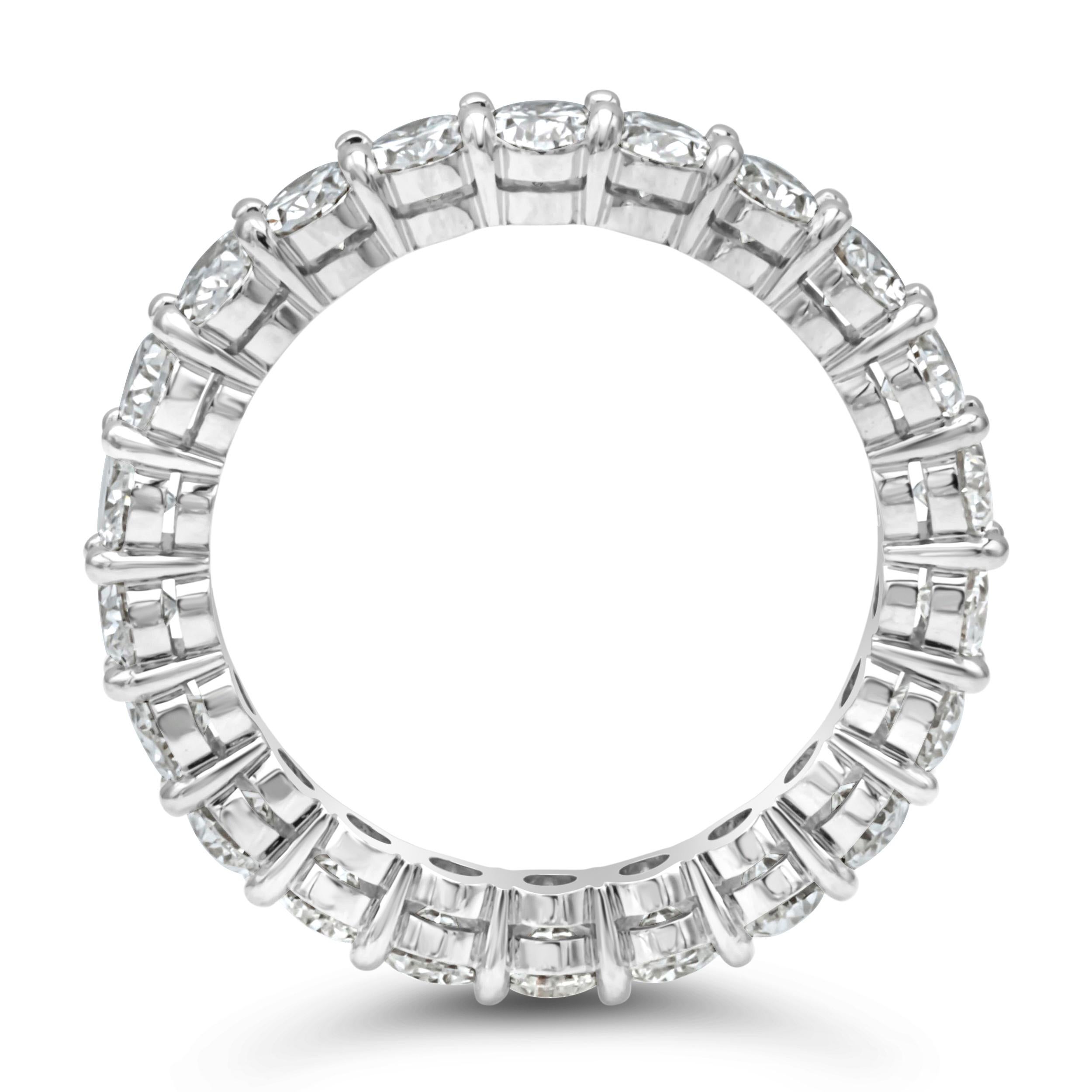 Roman Malakov 3.18 Carats Total Oval Cut Diamonds Eternity Wedding Band In New Condition For Sale In New York, NY