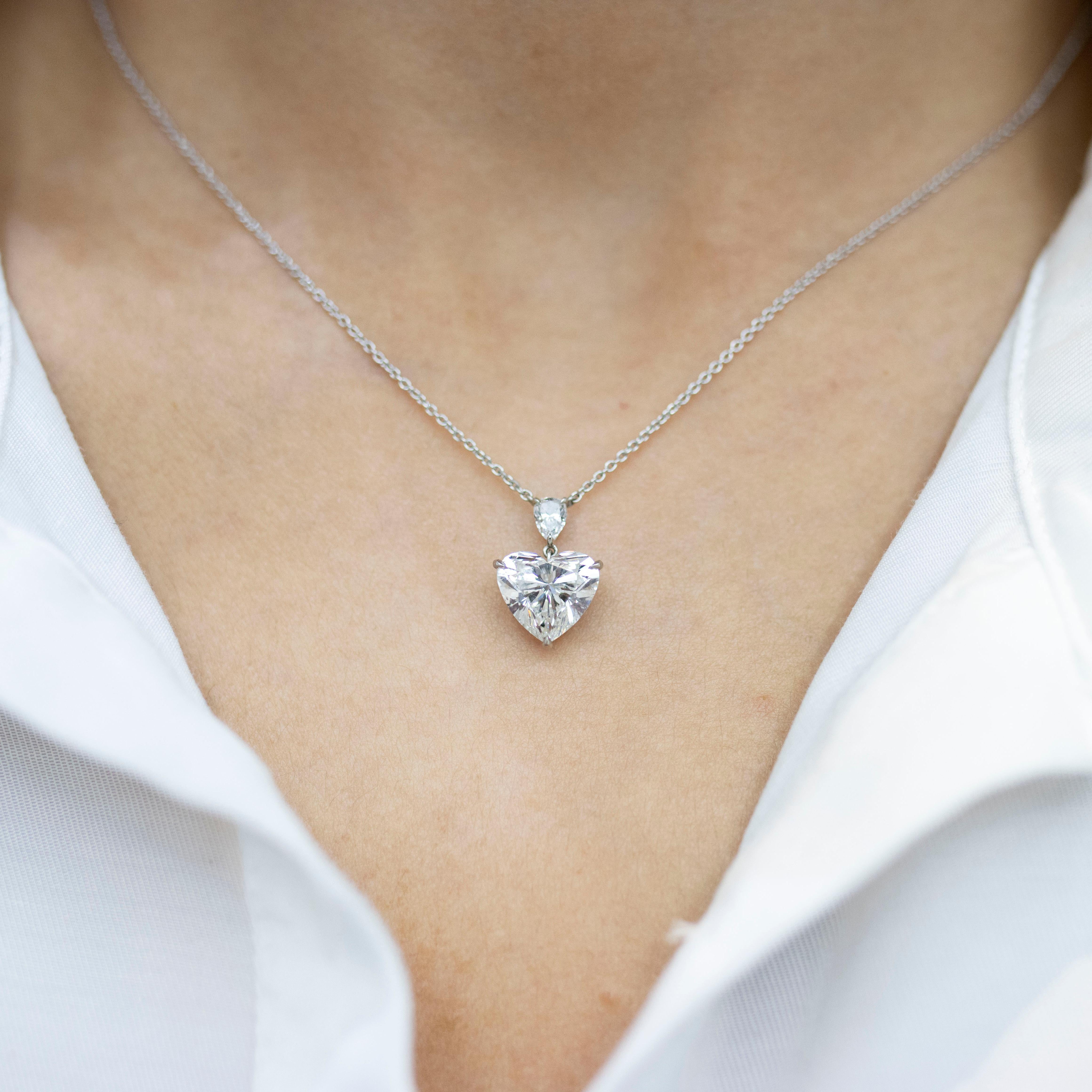 Contemporary  Roman Malakov GIA Certified 3.21 Carats Heart Shape Diamond Pendant Necklace For Sale