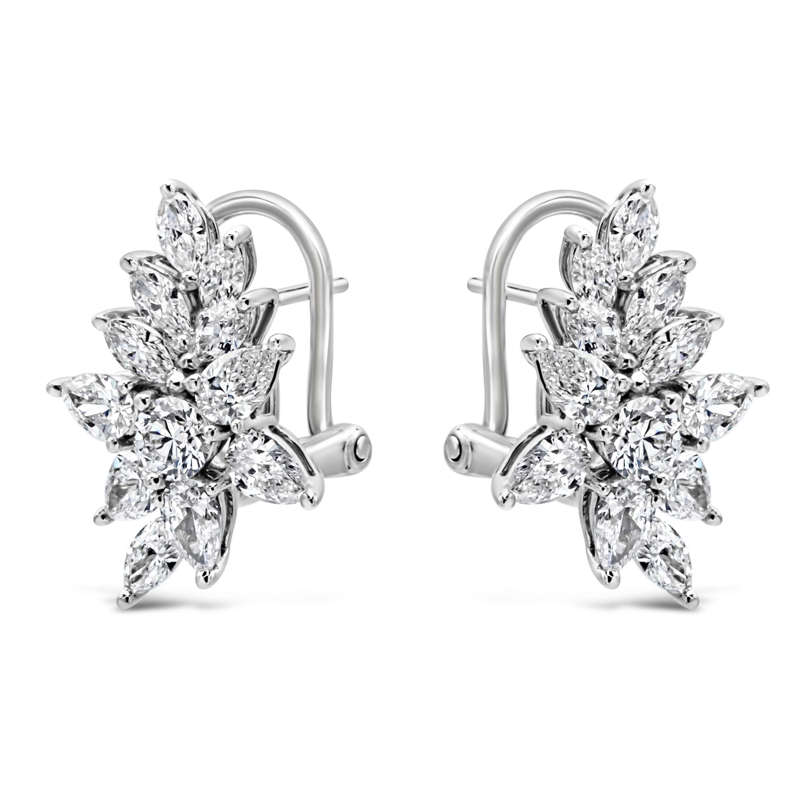 Contemporain Roman Malakov, boucles d'oreilles en grappe de diamants de forme fantaisie de 3,21 carats au total en vente
