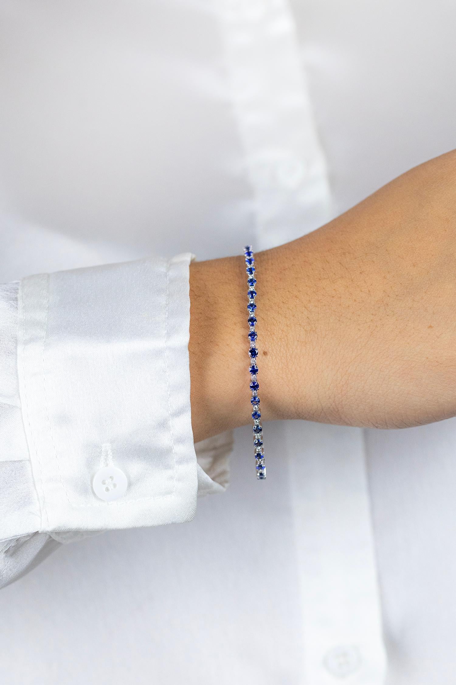 Roman Malakov 3,43 Karat Total Rundschliff Saphir & Diamant Tennis-Armband im Zustand „Neu“ in New York, NY