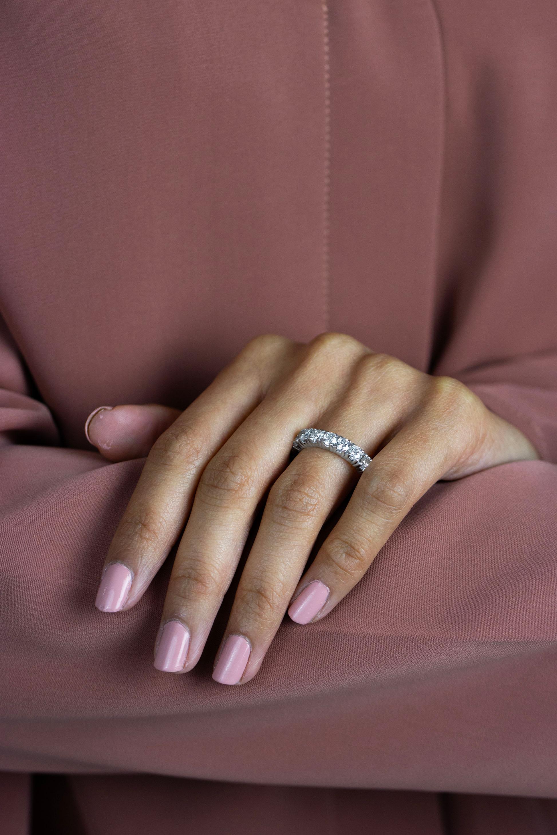 Roman Malakov Alianza de boda de eternidad con diamante redondo brillante total de 3.48 quilates Contemporáneo en venta