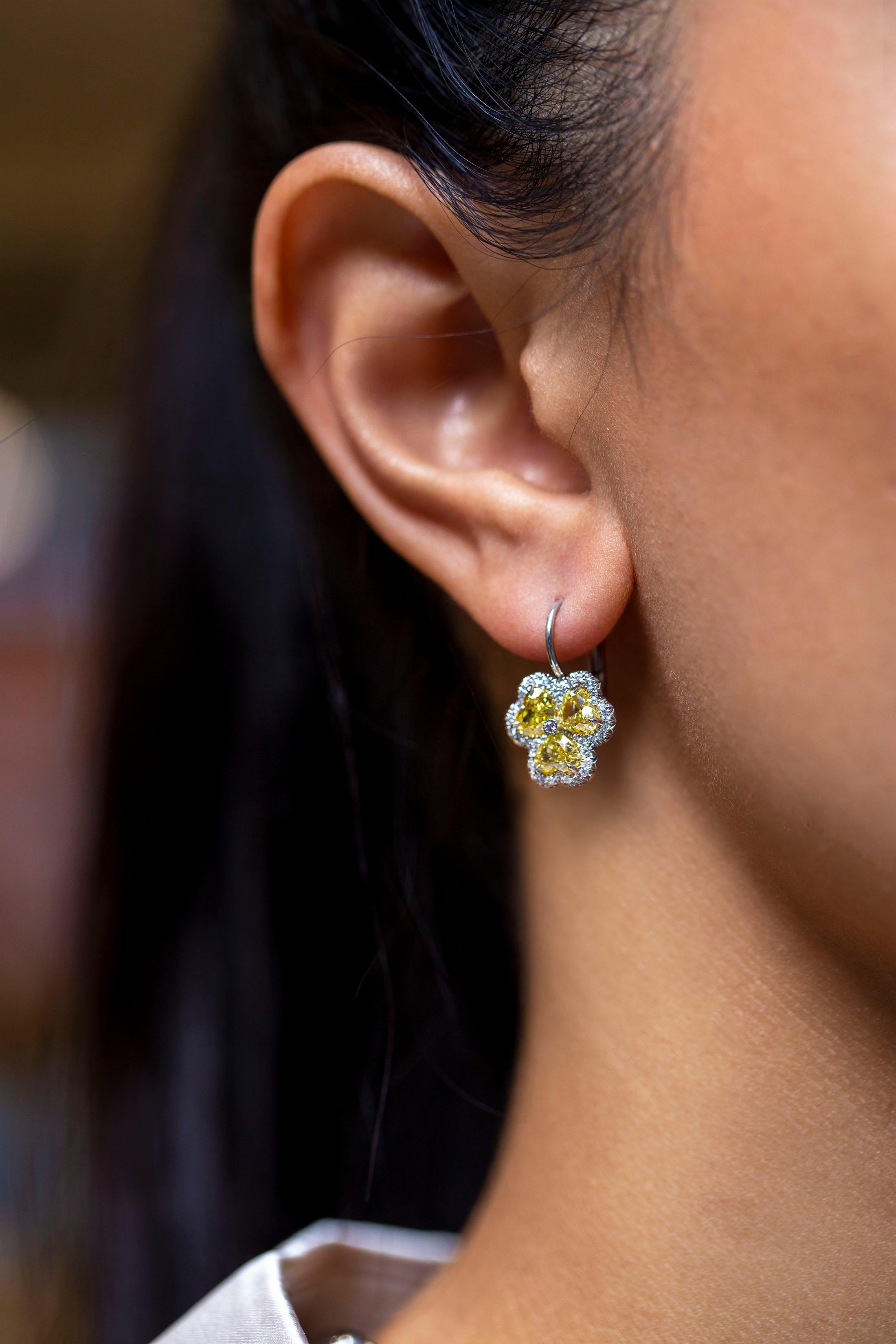 Women's Roman Malakov 3.20 Carat Total Heart Shape Fancy Intense Yellow Clover Earrings For Sale