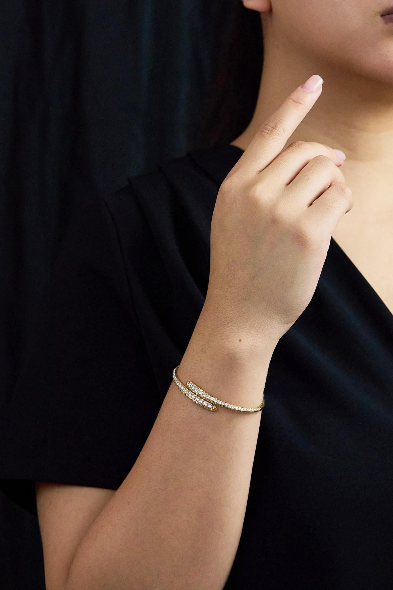 Bracciale Brilliante con taglio rotondo da 3,63 carati in oro giallo in vendita 2