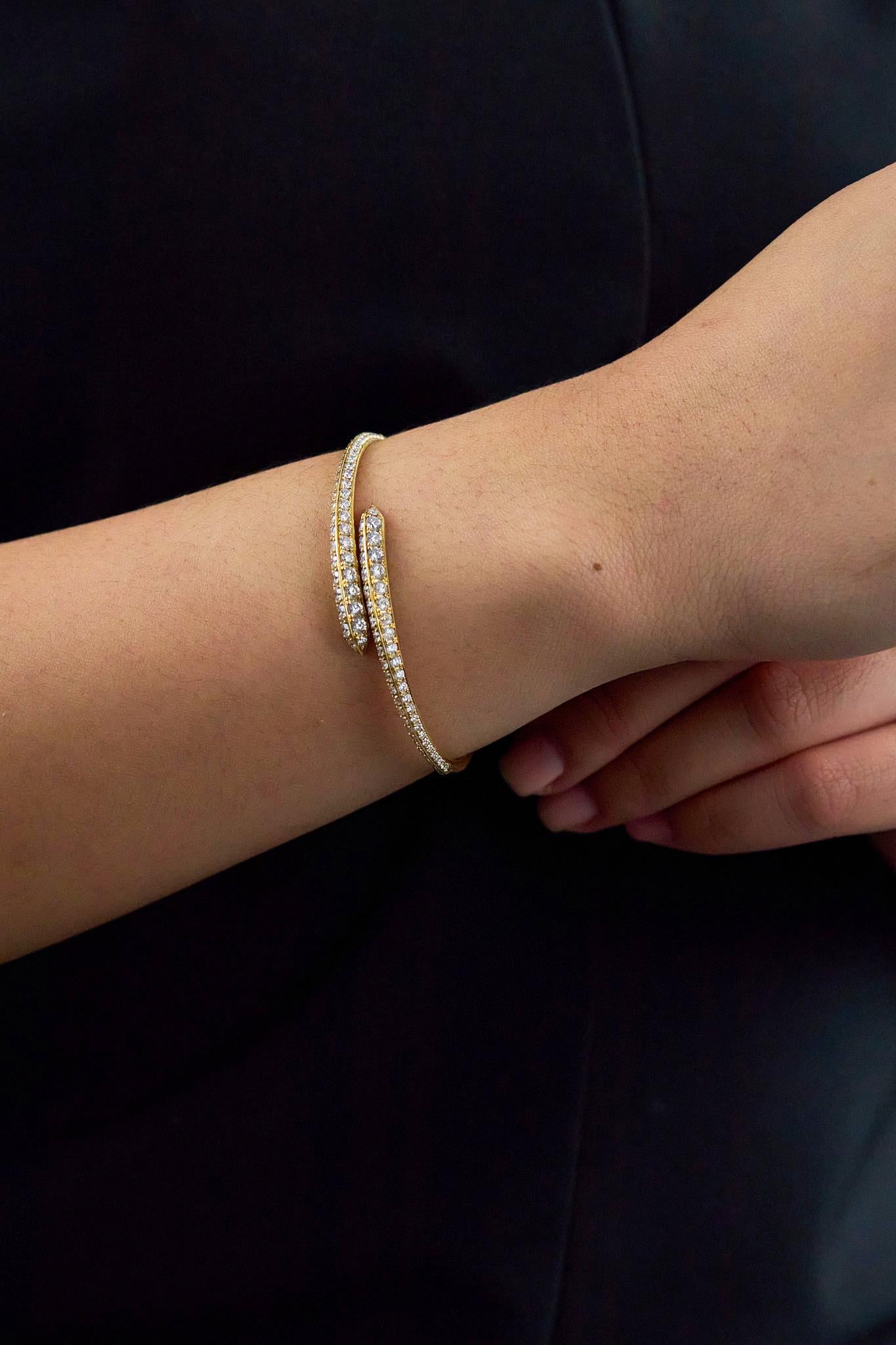 Bracciale Brilliante con taglio rotondo da 3,63 carati in oro giallo in vendita 3