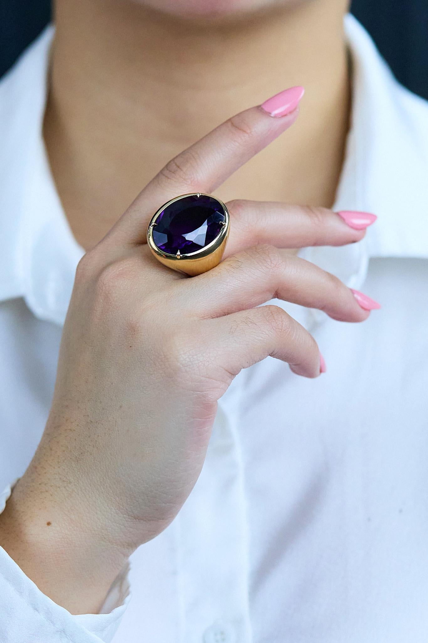 Roman Malakov Bague cocktail en or jaune 18 carats avec améthyste ovale de 37,76 carats Neuf - En vente à New York, NY