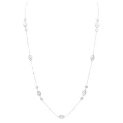 Roman Malakov Collar de madreperla con diamantes de 3,78 quilates totales en oro blanco