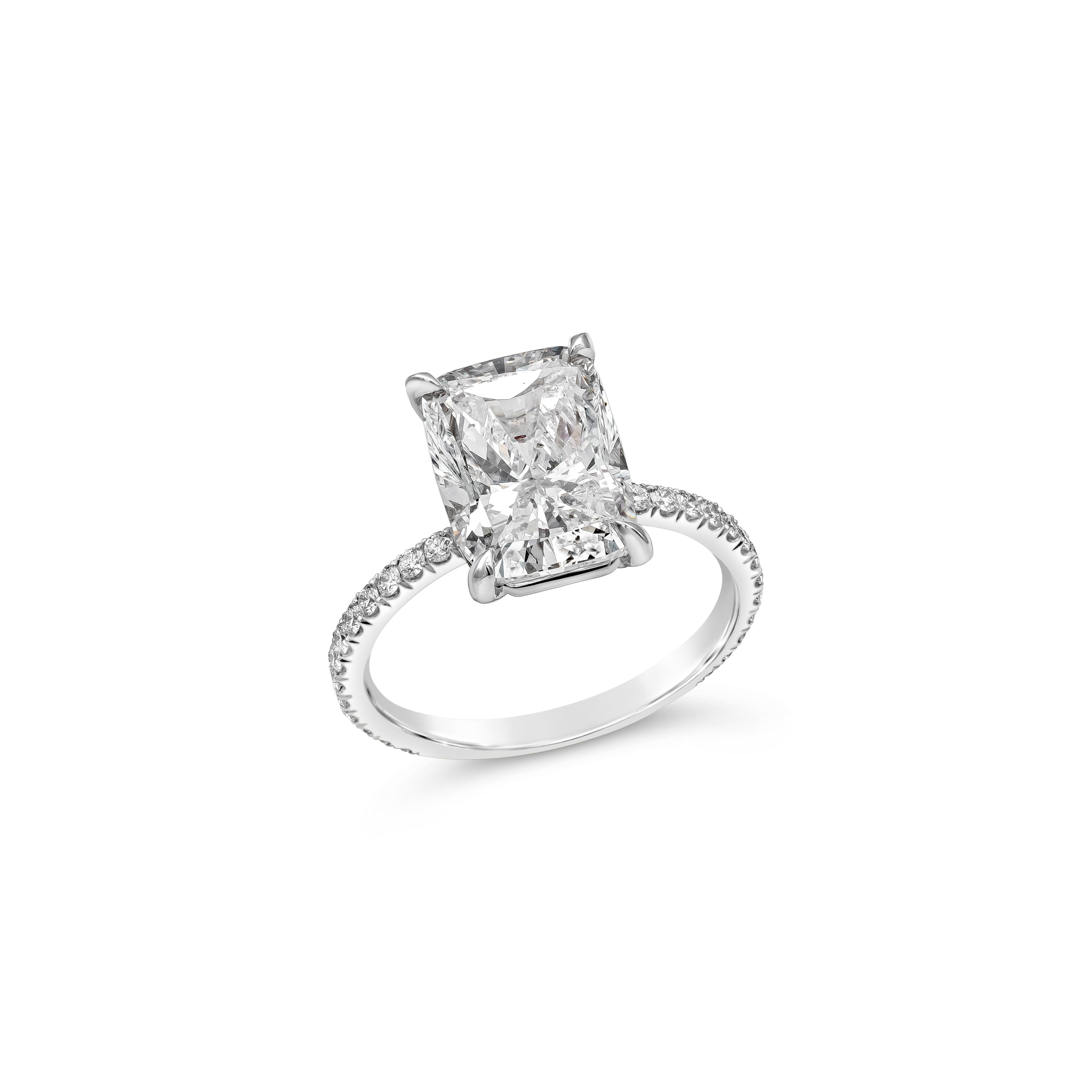 Verlobungsring mit GIA-zertifiziertem 4,02 Karat länglichem Diamanten im Kissenschliff (Zeitgenössisch) im Angebot
