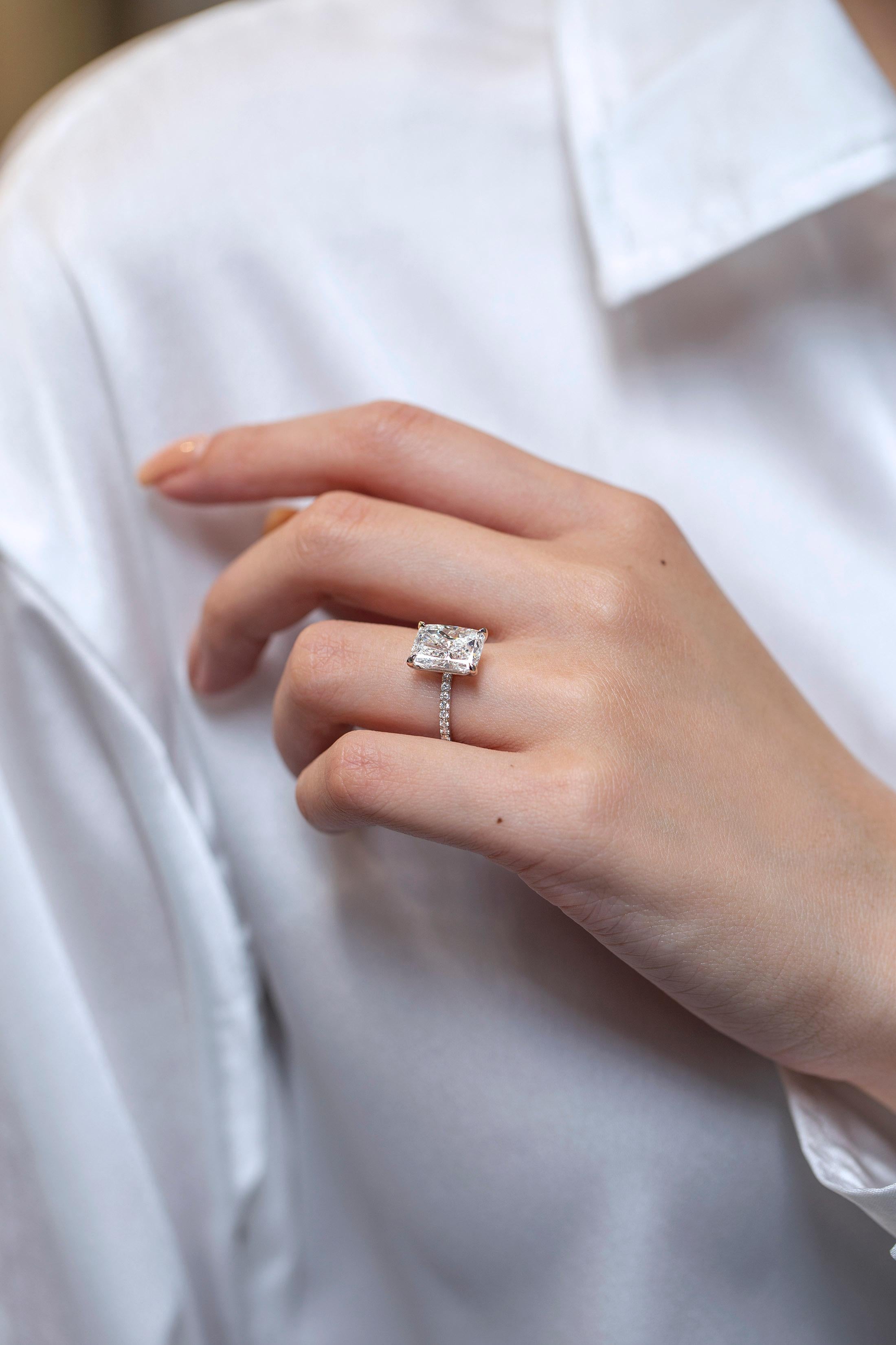 Bague de fiançailles certifiée GIA 4,02 carats diamant taille coussin allongé Pour femmes en vente