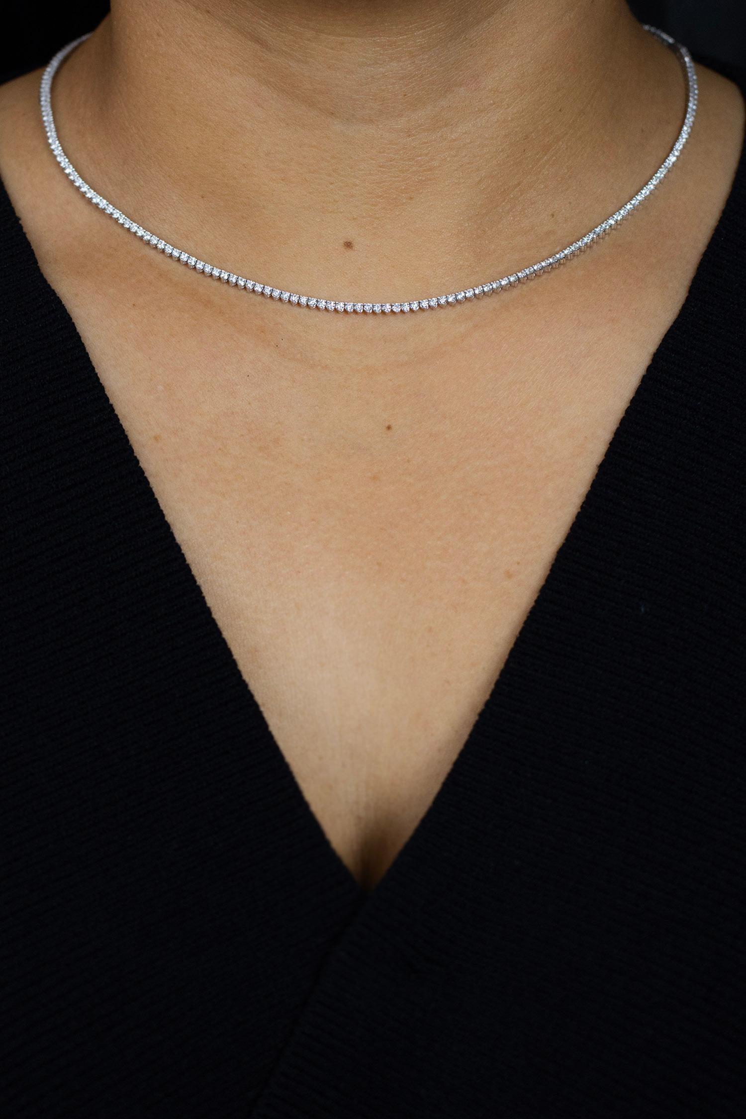Roman Malakov 4.03 Carats Total Round Brilliant Cut Diamond Tennis Necklace In New Condition In New York, NY