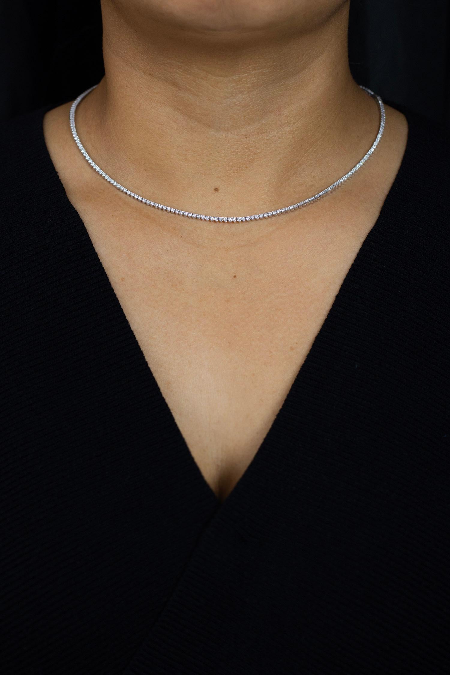 Roman Malakov 4.03 Carat Total Brilliant Round Shape Diamond Tennis Necklace In New Condition For Sale In New York, NY