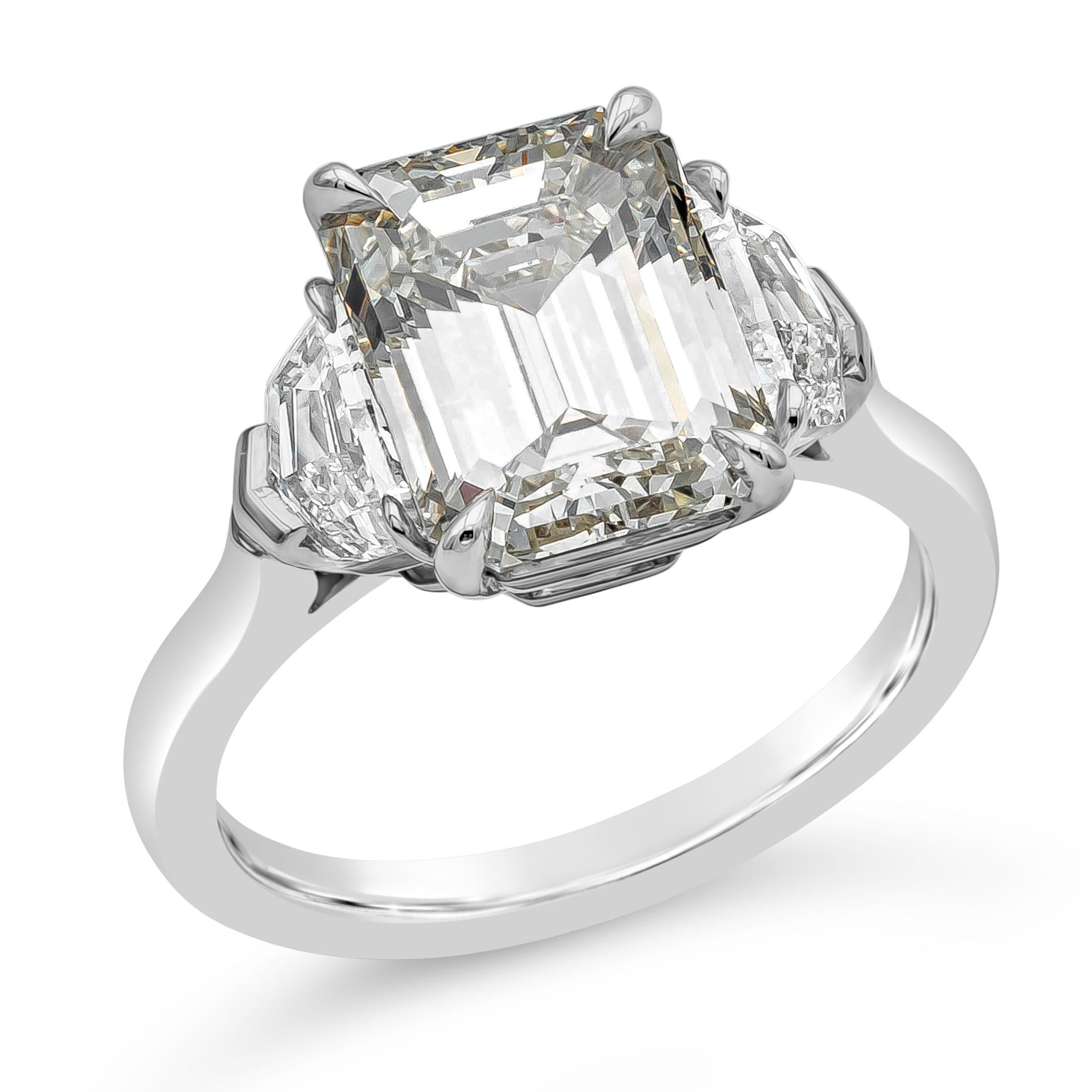 Roman Malakov, Verlobungsring mit drei Steinen, 4,20 Karat Diamant im Smaragdschliff (Zeitgenössisch) im Angebot