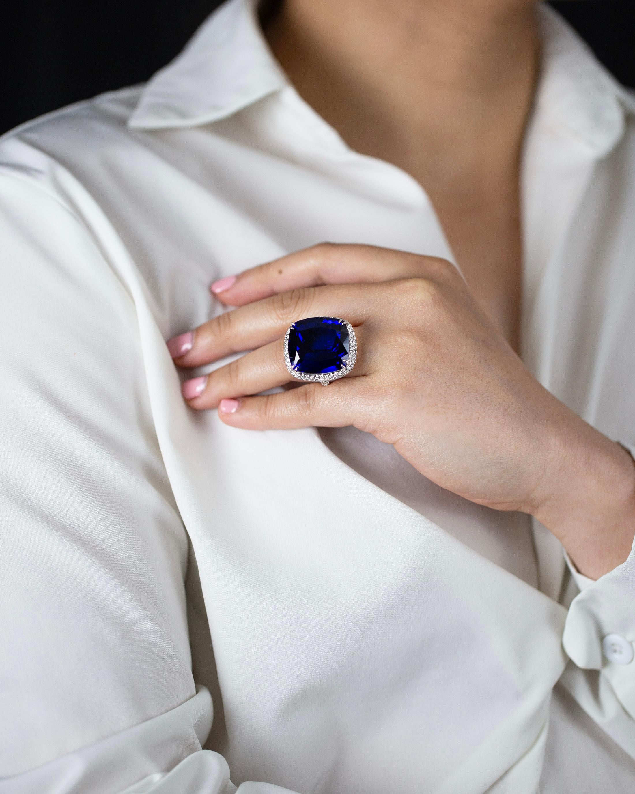 Roman Malakov 44.04 Carats Total Cushion Cut Tanzanite & Diamonds Cocktail Ring In New Condition For Sale In New York, NY