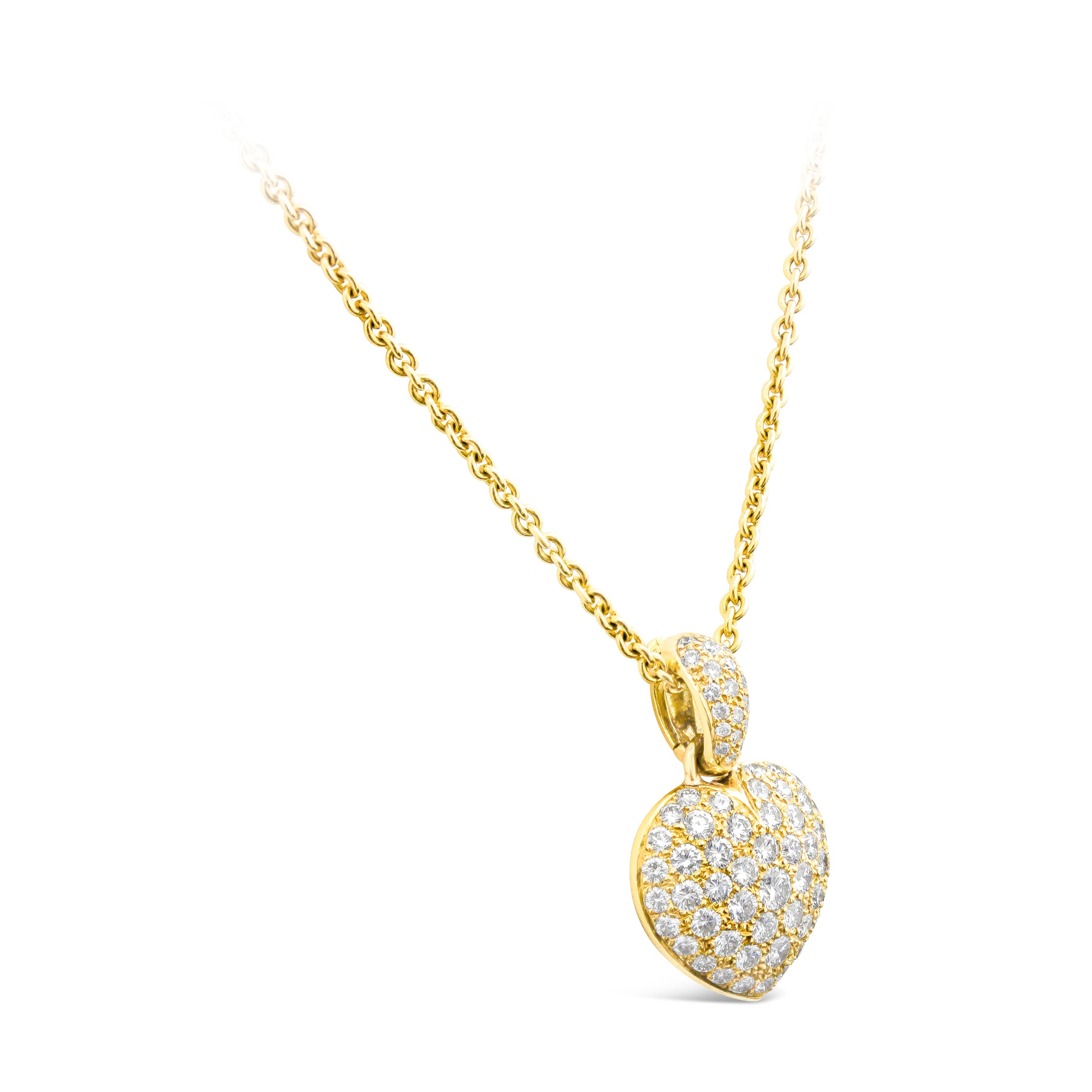 Moderno Collana con ciondolo a cuore gonfio con diamanti tondi e brillanti da 4,43 carati totali in vendita