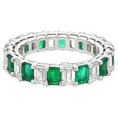 Roman Malakov 4.45 Carats Total Emerald and Diamond Wedding Band in Platinum