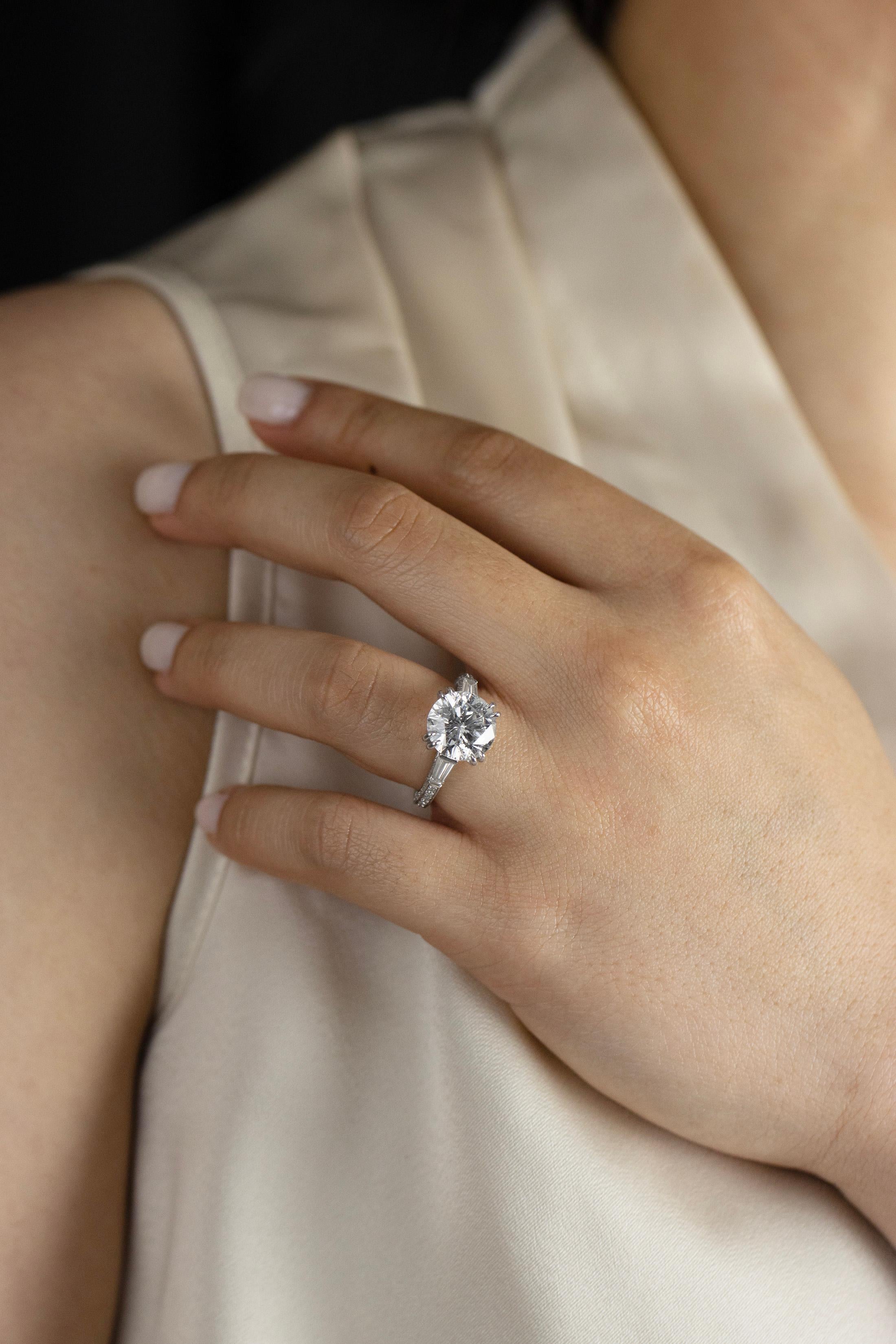 Roman Malakov Verlobungsring aus Weißgold mit 4,53 Karat rundem Diamanten im Brillantschliff (Rundschliff) im Angebot