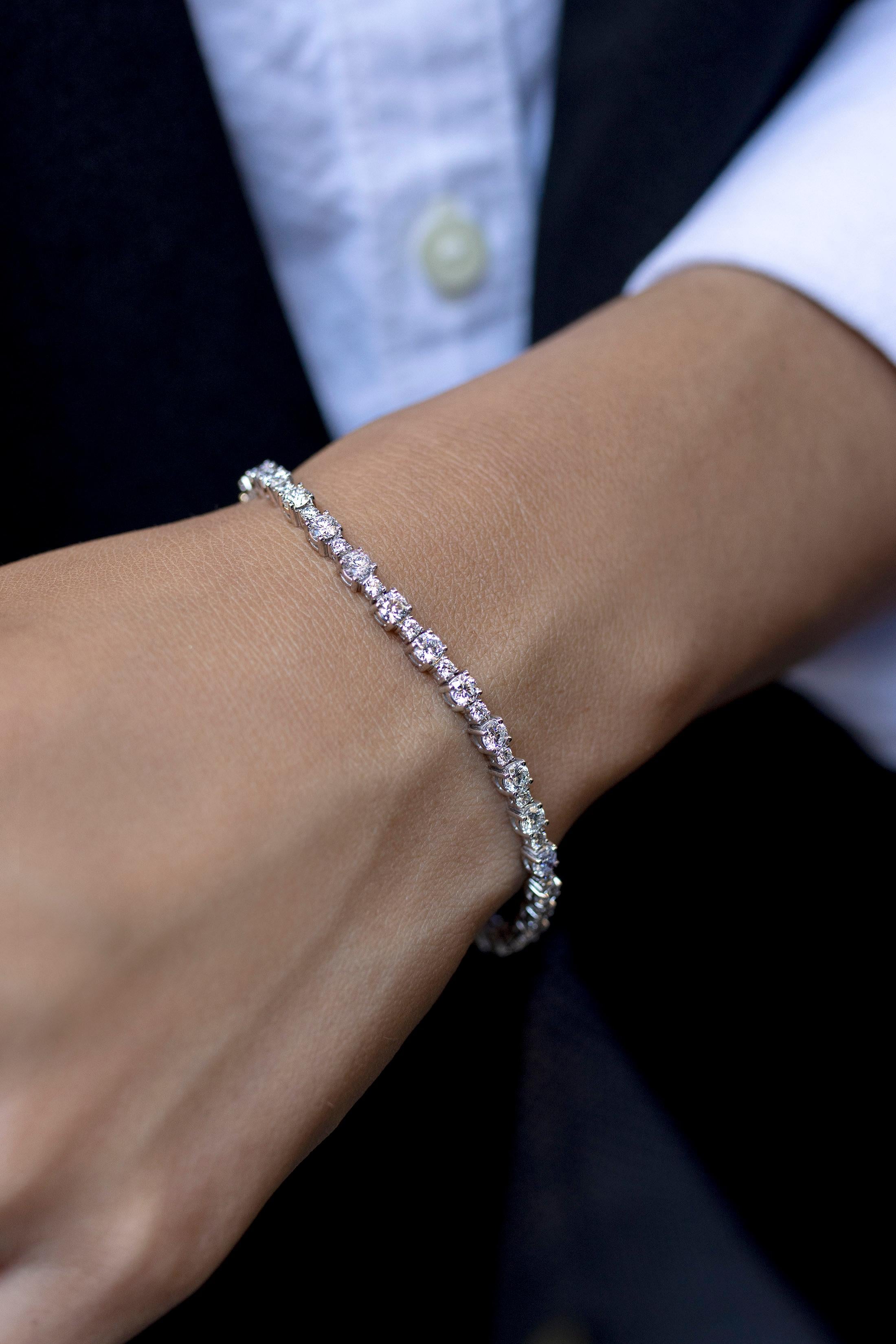 Taille ronde Roman Malakov Diamonds Bracelet Tennis 4.53 Carats Total Round Brilliant Cut Diamond en vente